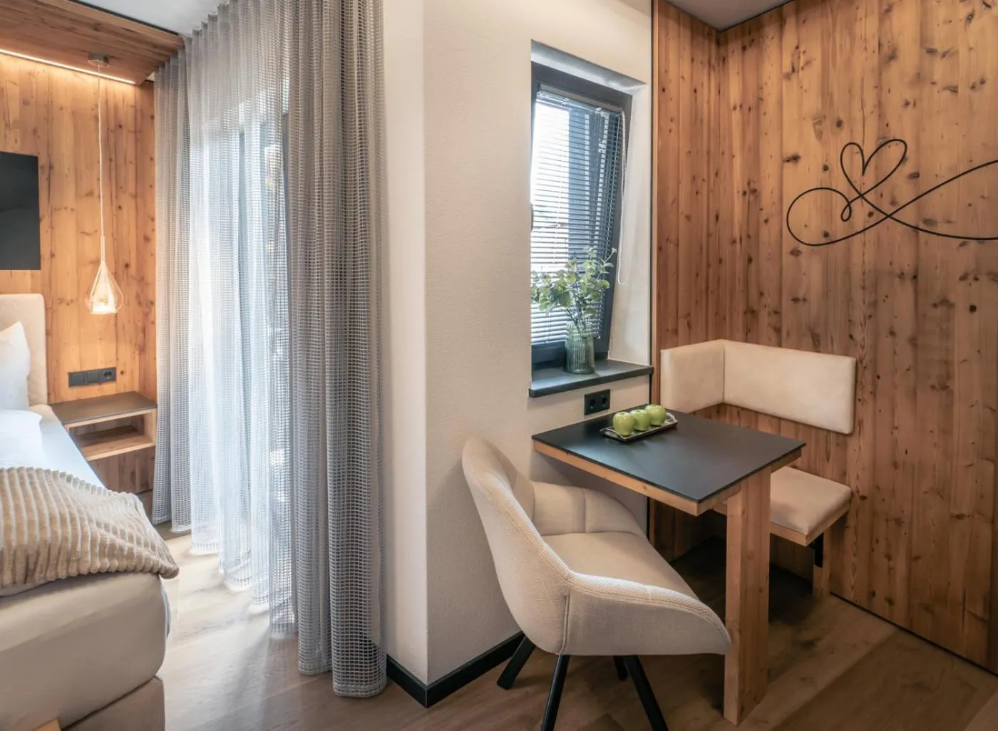 Seating area, Bed in Mäsers Allgäuherz