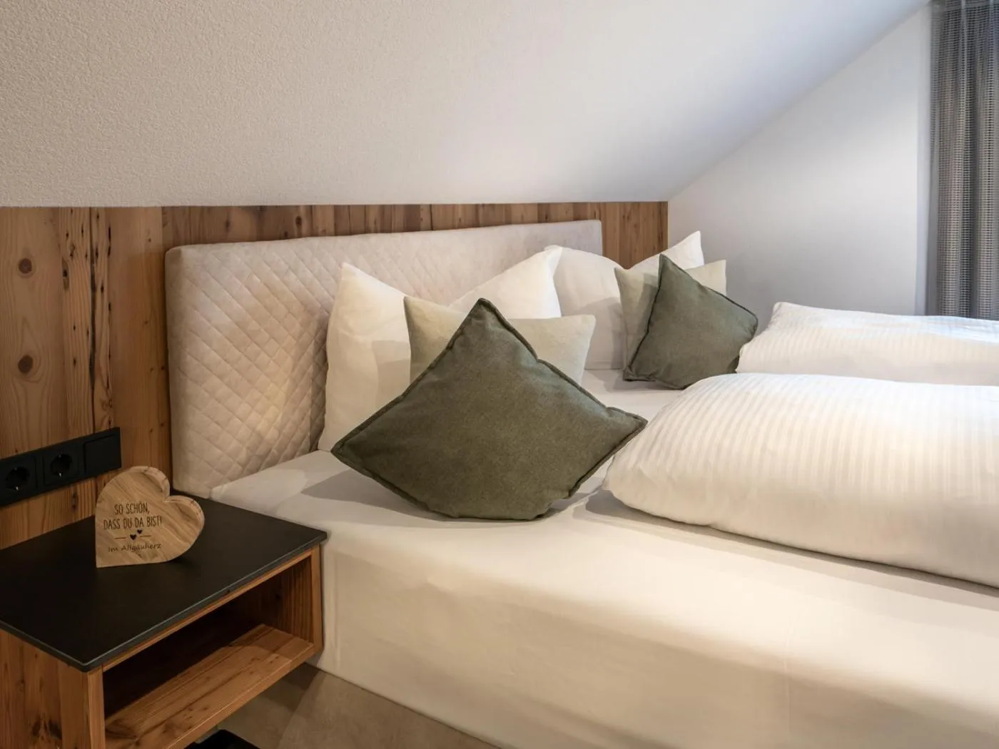 Bedroom, Bed in Mäsers Allgäuherz