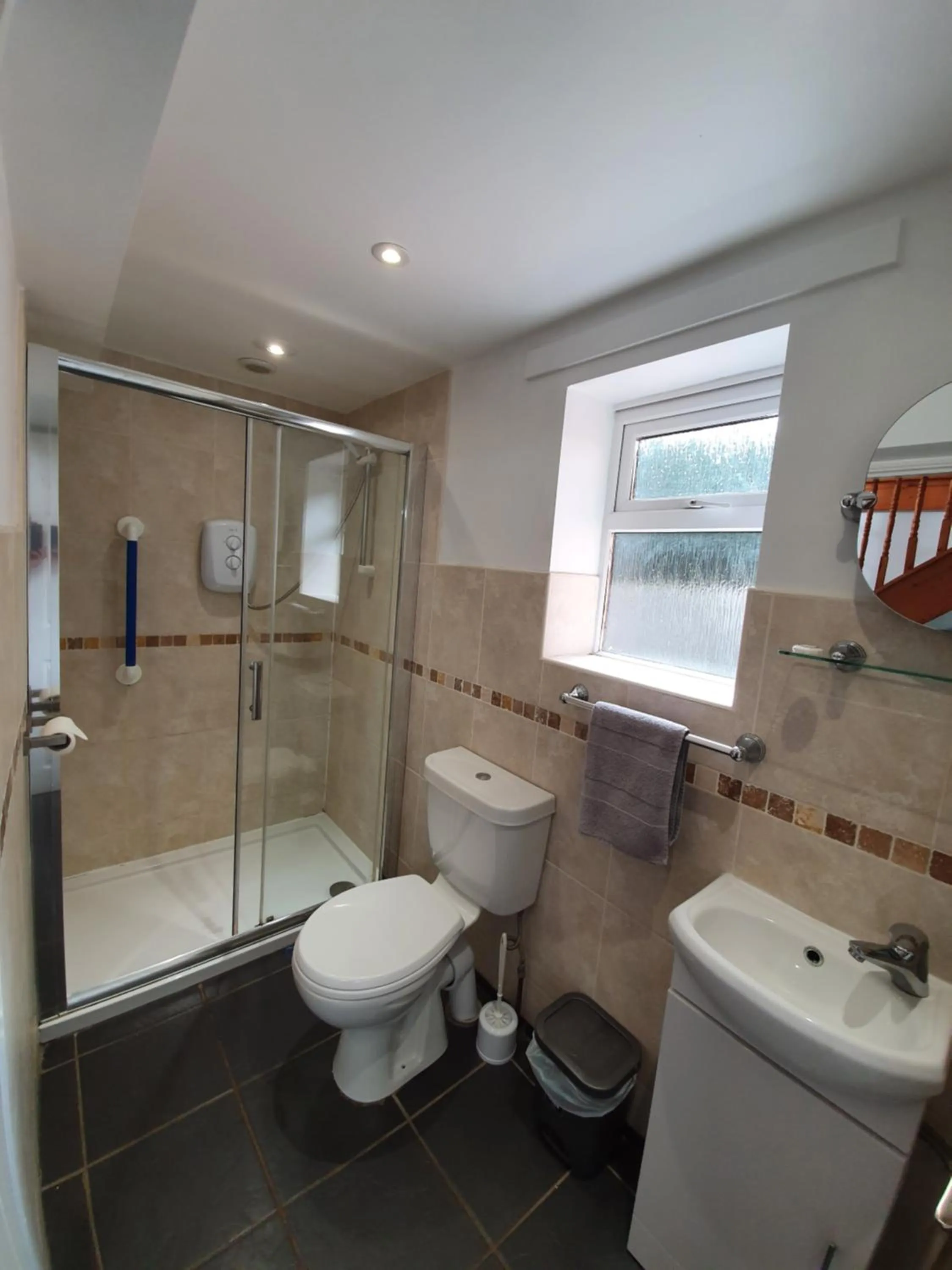 Shower in Low Farm Cottages