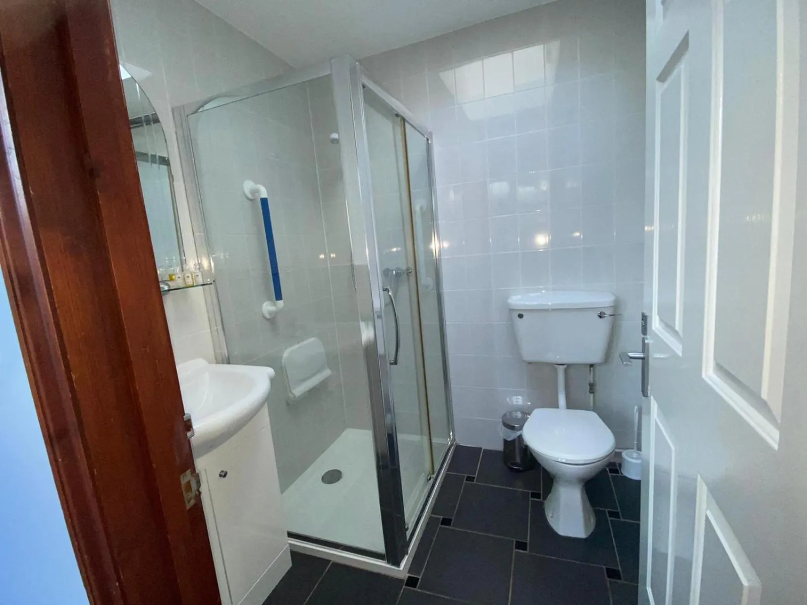 Shower in Low Farm Cottages