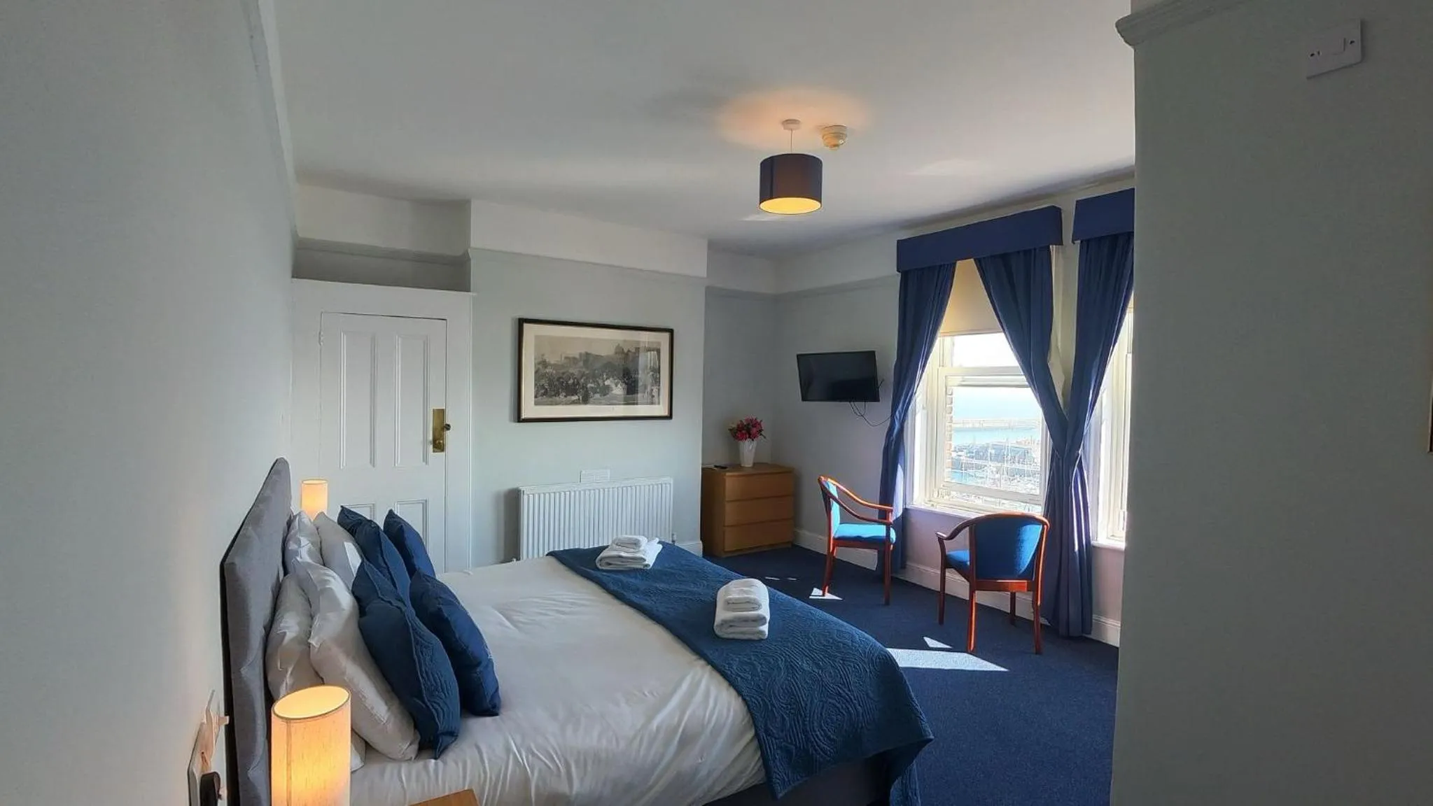 Bedroom, Bed in Royal Temple Yacht Club