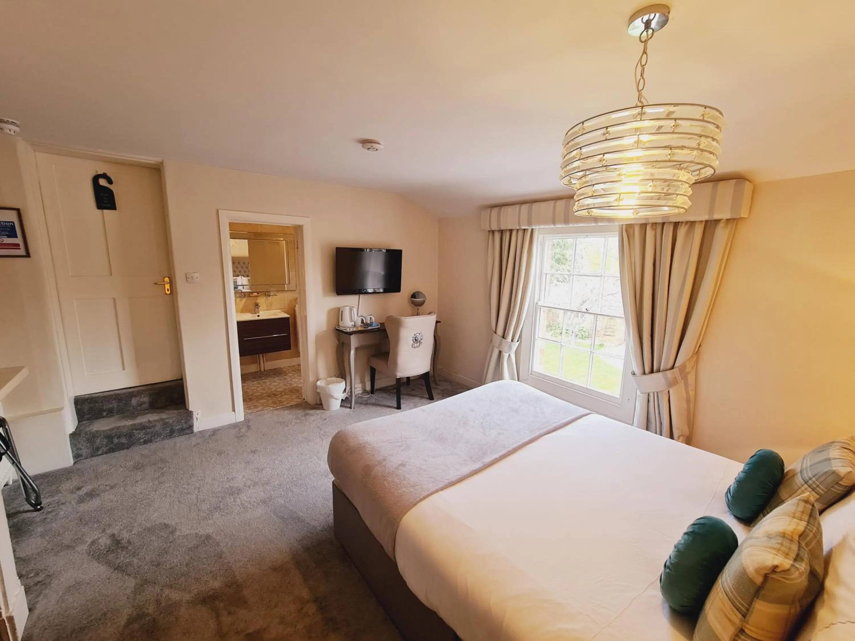 Bed in Beaufort Lodge - Town centre - Free parking