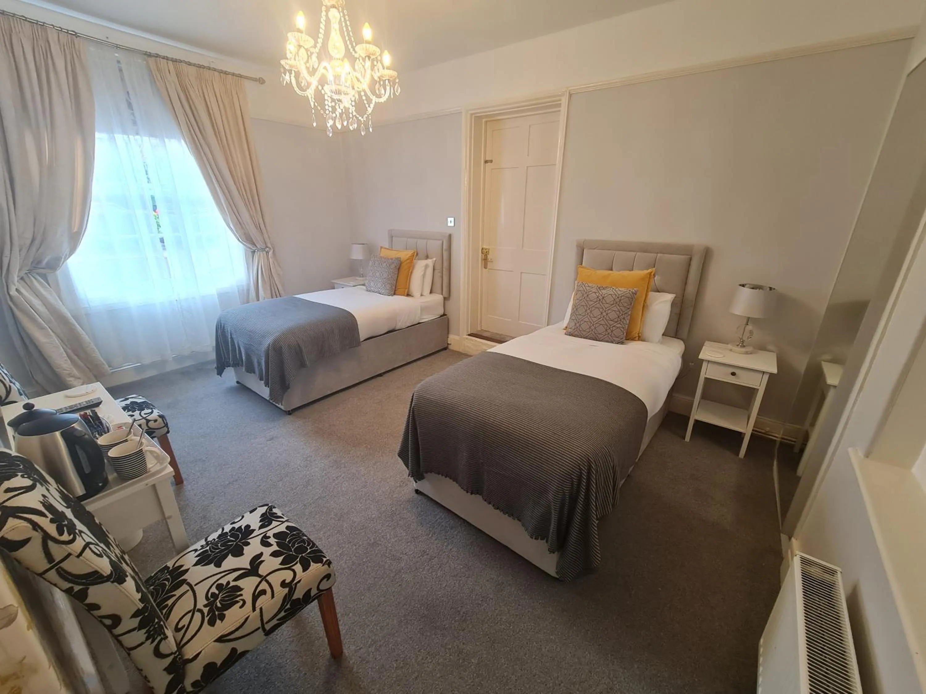 Bed in Beaufort Lodge - Town centre - Free parking