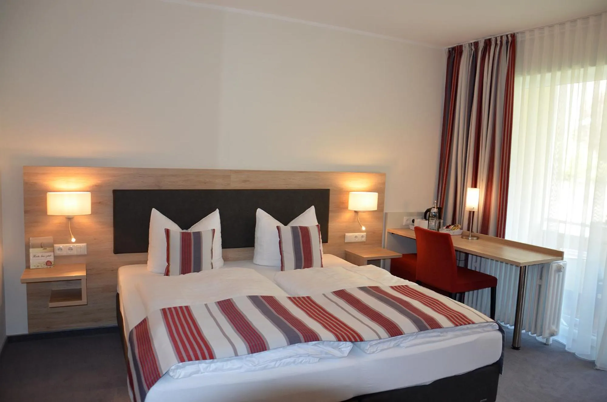 Photo of the whole room, Bed in Flair Hotel am Rosenhügel - Garni