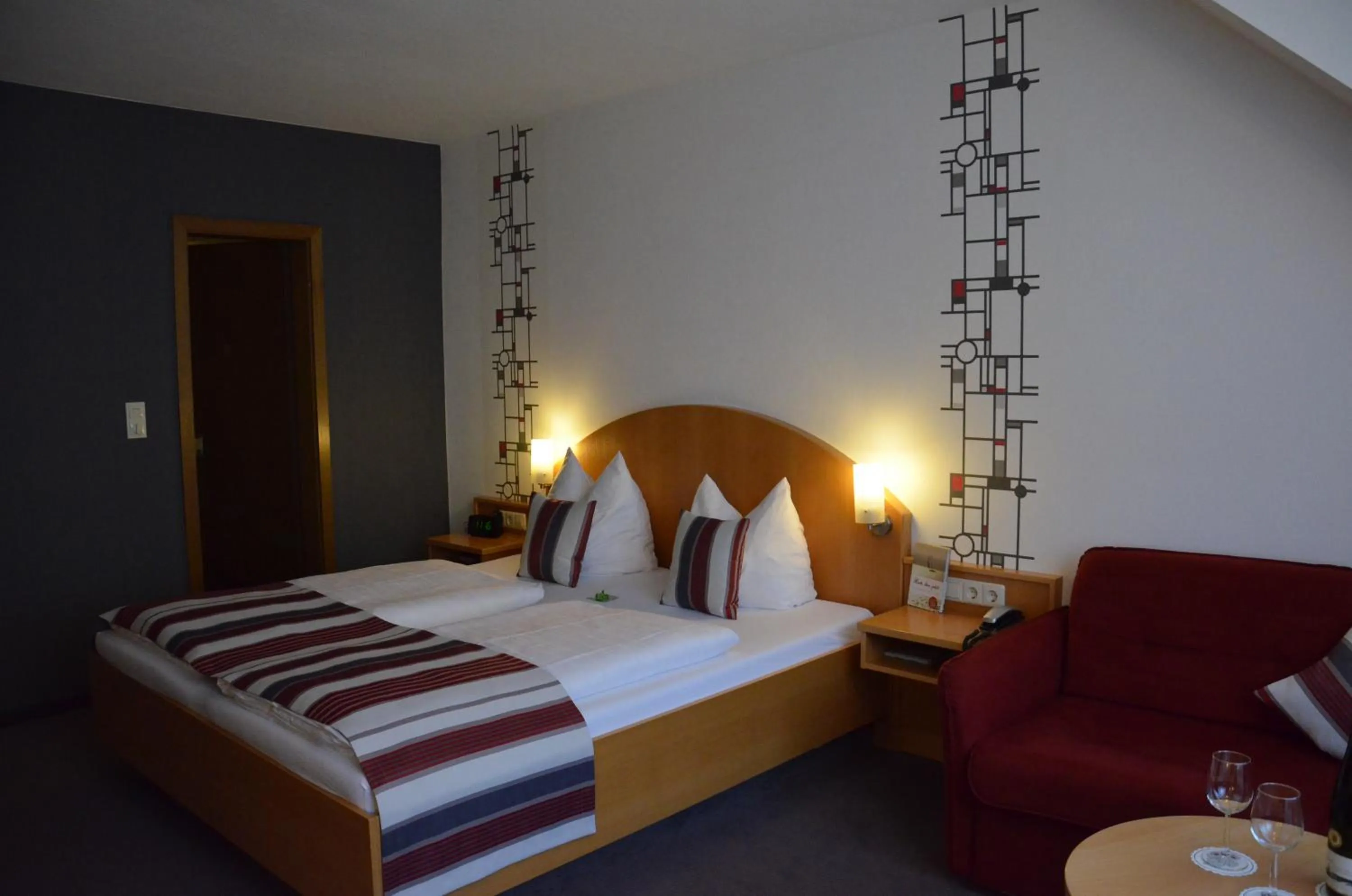 Photo of the whole room, Bed in Flair Hotel am Rosenhügel - Garni