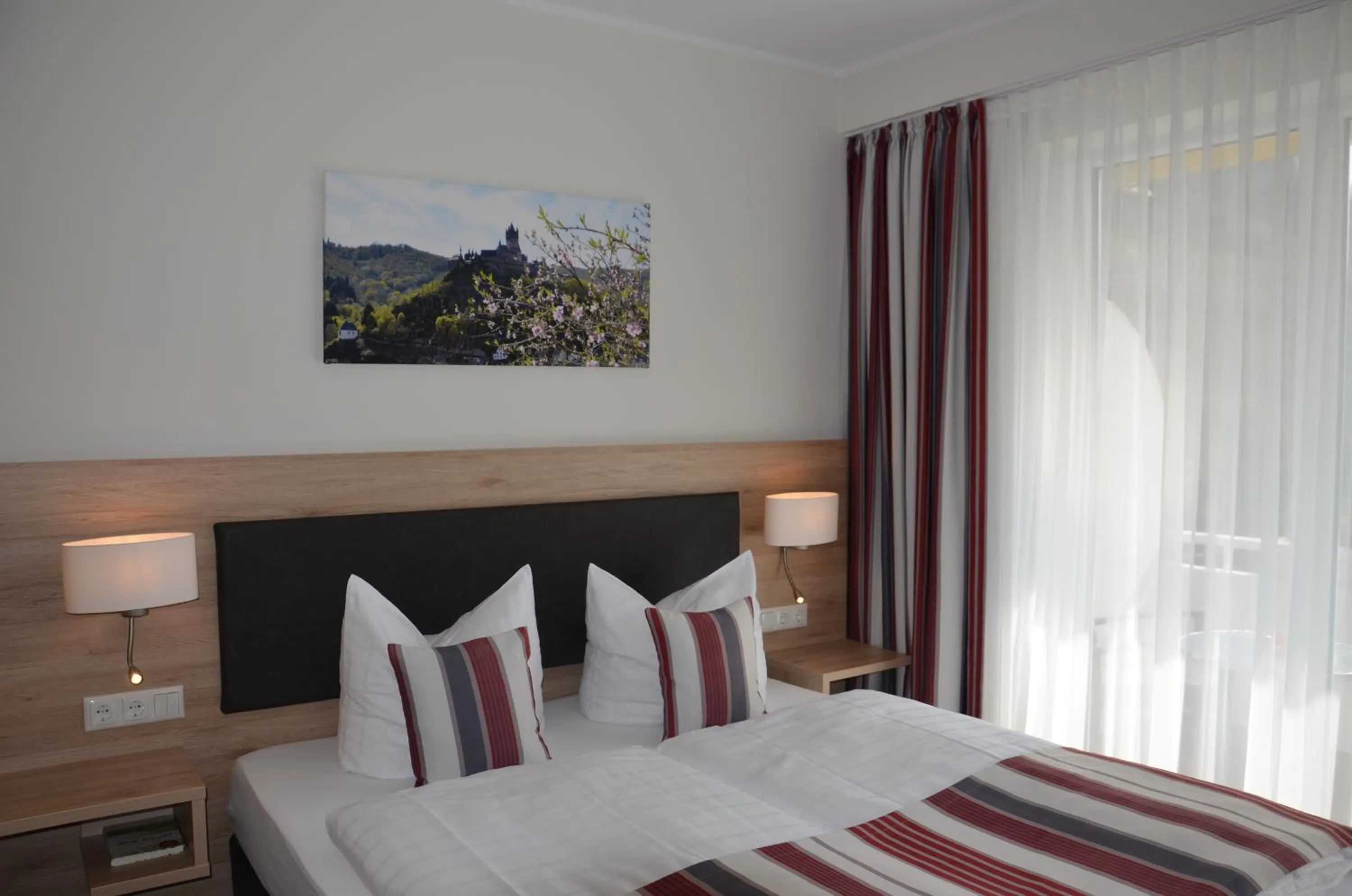 Photo of the whole room, Bed in Flair Hotel am Rosenhügel - Garni