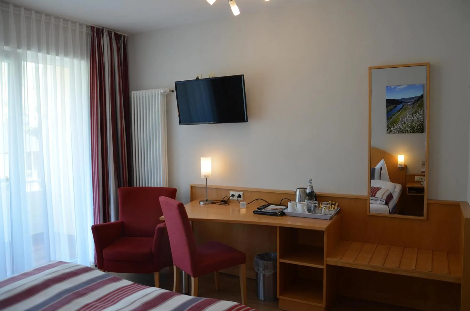 Photo of the whole room, Bed in Flair Hotel am Rosenhügel - Garni