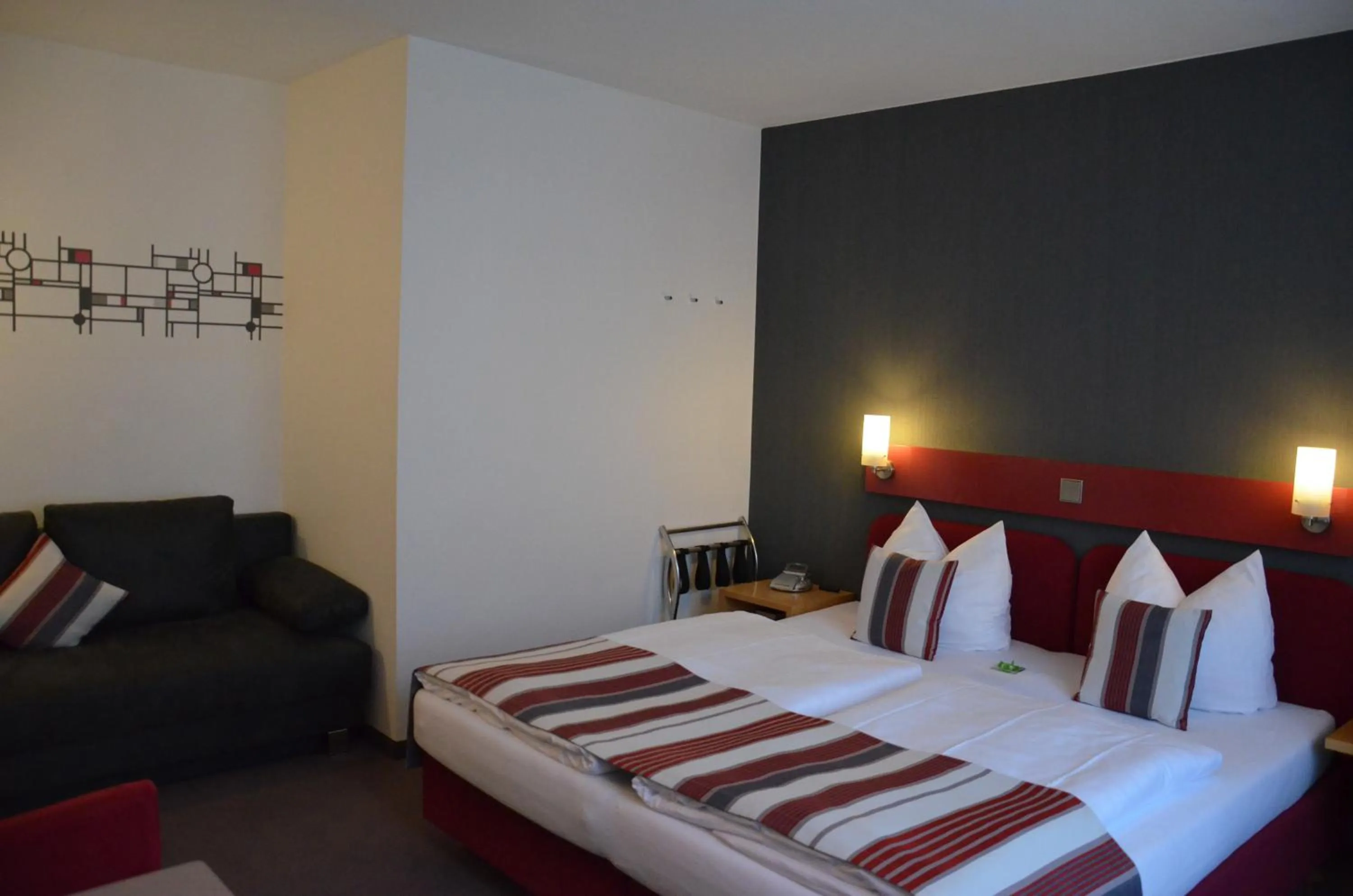 Photo of the whole room, Bed in Flair Hotel am Rosenhügel - Garni