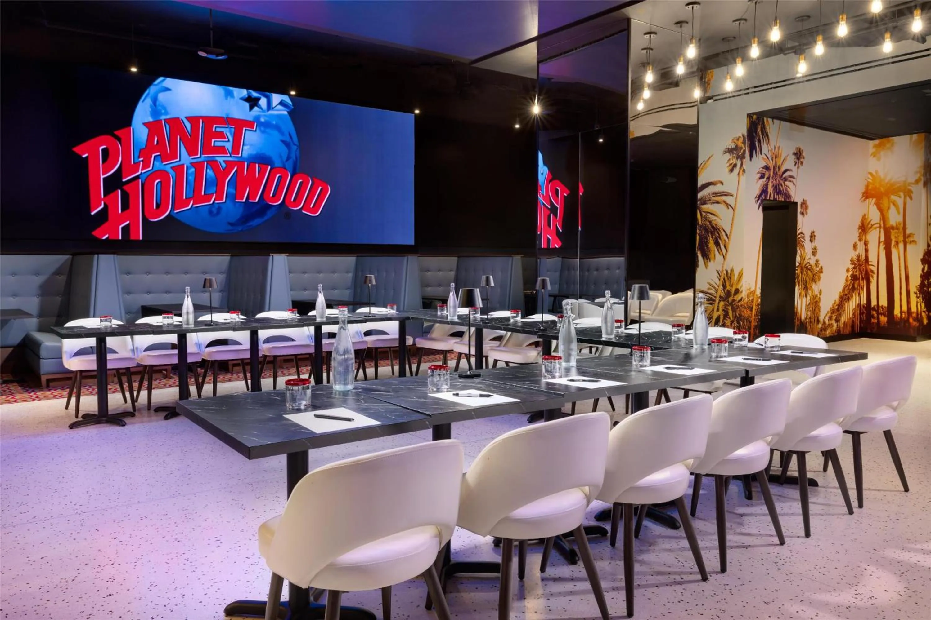 Meeting/conference room in Hilton Garden Inn New York - Times Square Central