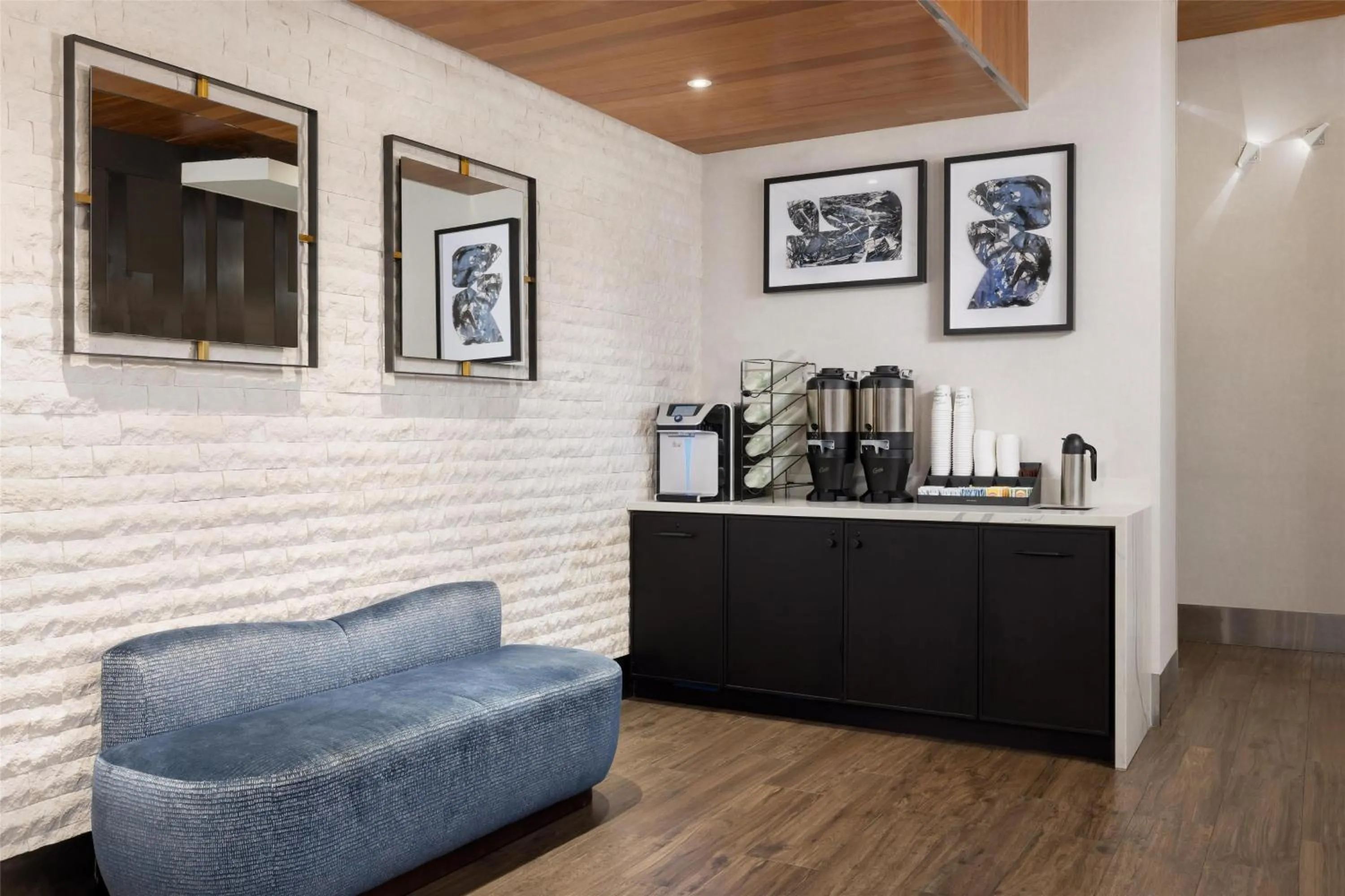 Lobby or reception in Hilton Garden Inn New York - Times Square Central