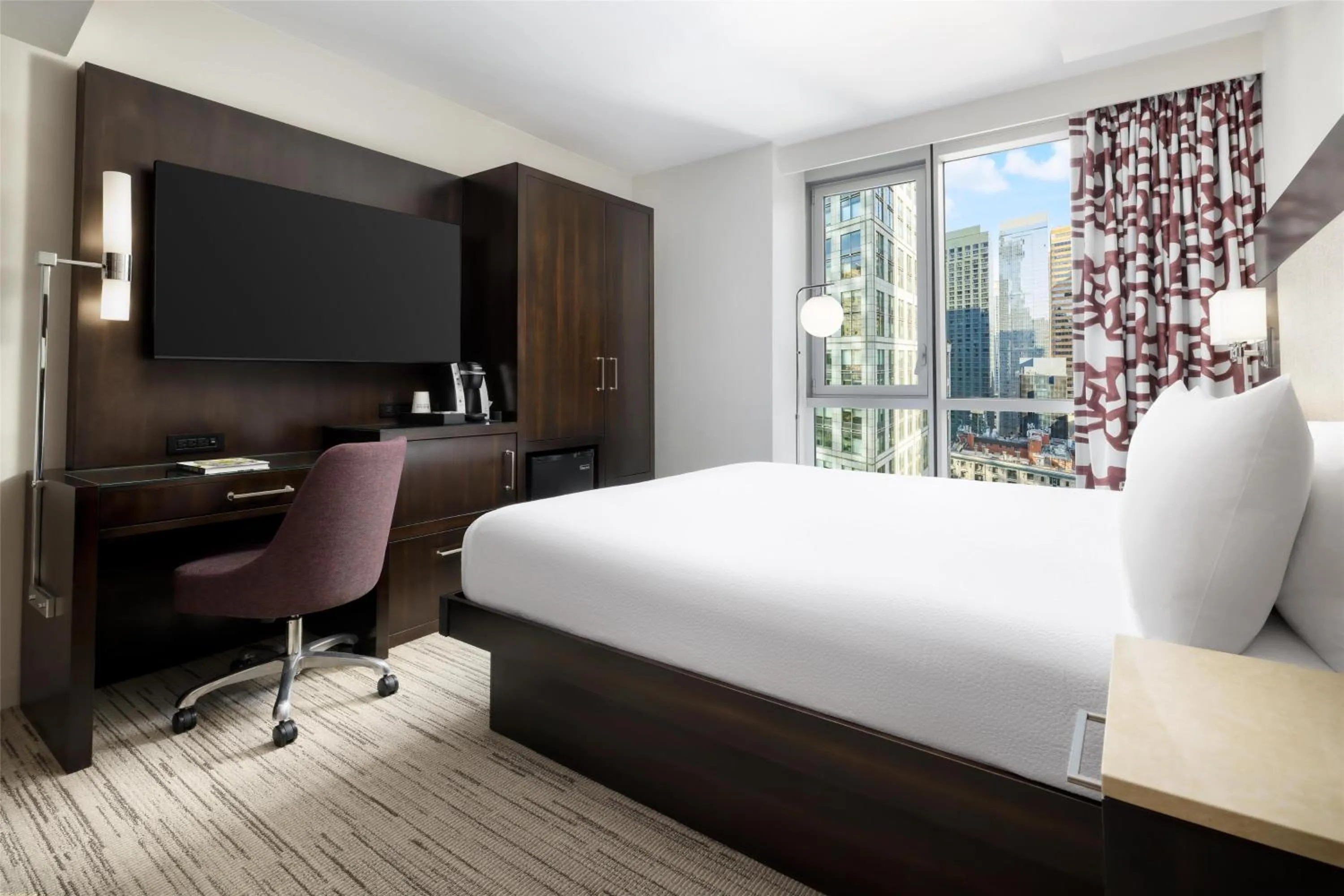 Bedroom, Bed in Hilton Garden Inn New York - Times Square Central