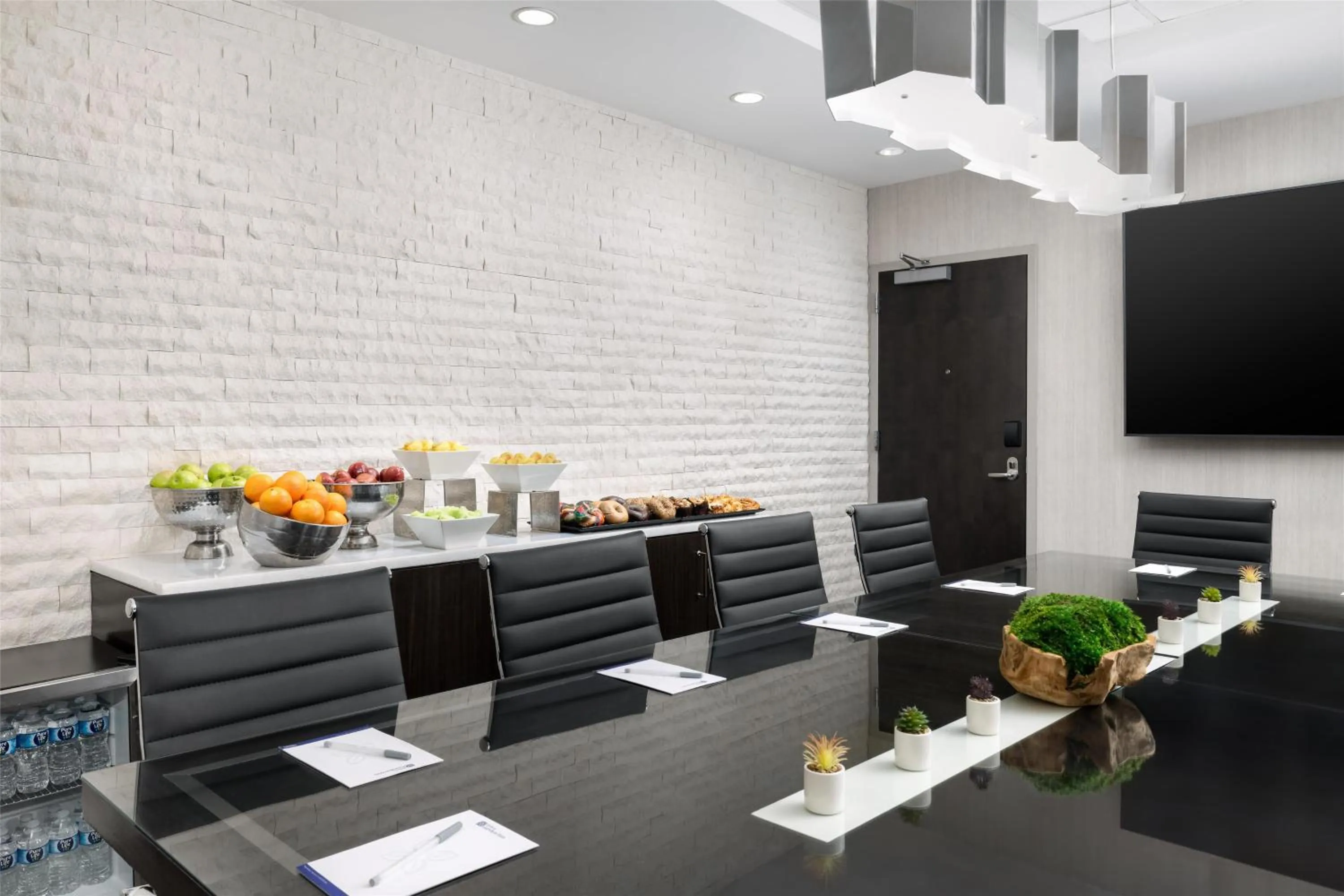 Meeting/conference room in Hilton Garden Inn New York - Times Square Central