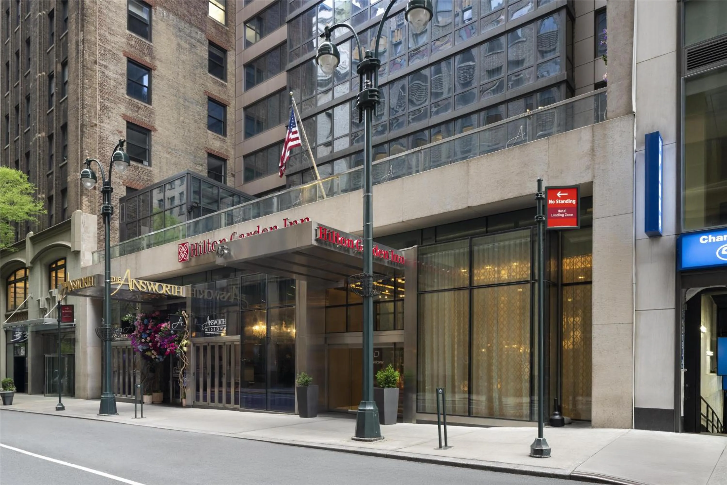 Property building in Hilton Garden Inn New York/Midtown Park Avenue