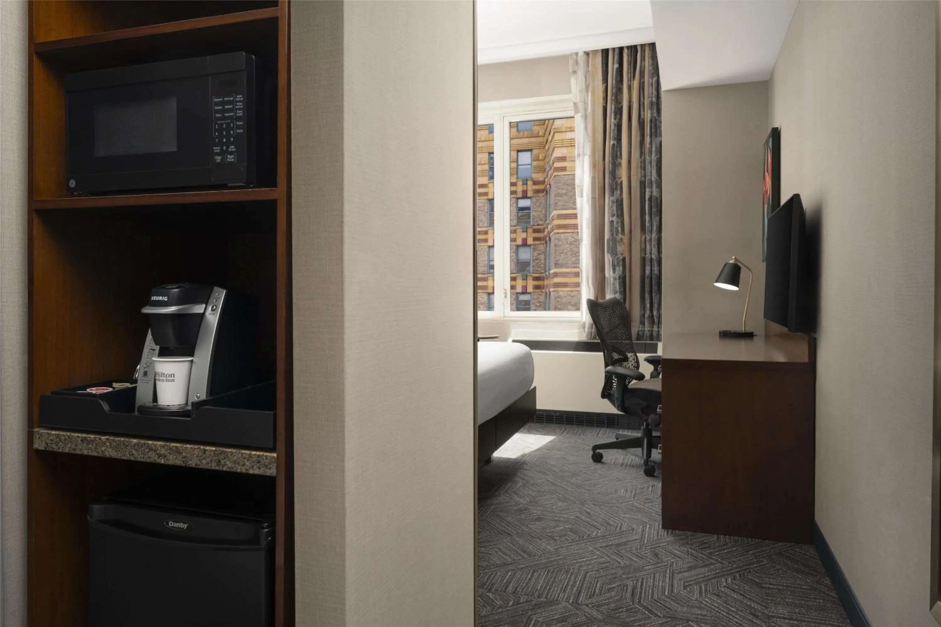 Bedroom, Bed in Hilton Garden Inn New York/Midtown Park Avenue