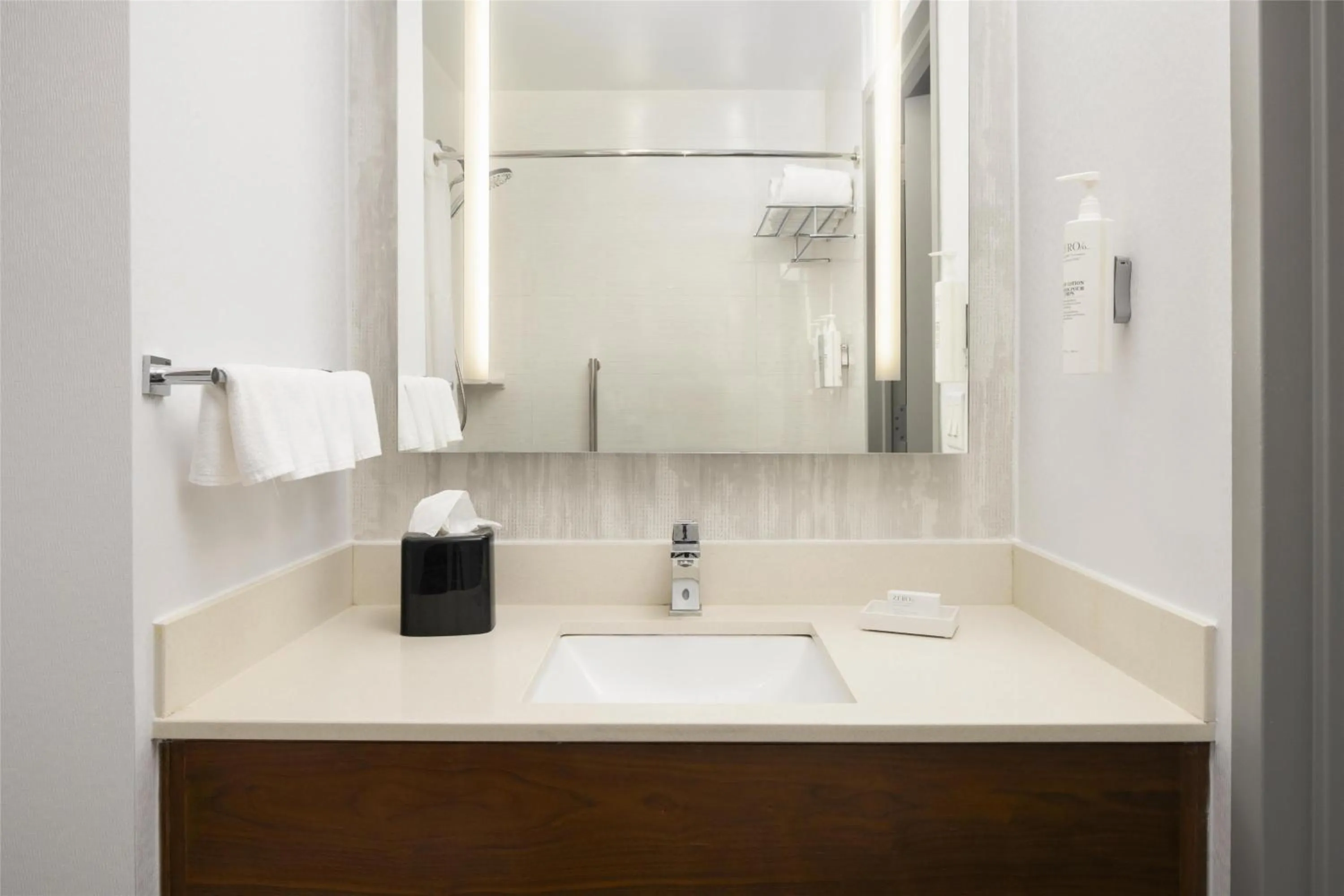 Bathroom in Hilton Garden Inn New York/Midtown Park Avenue