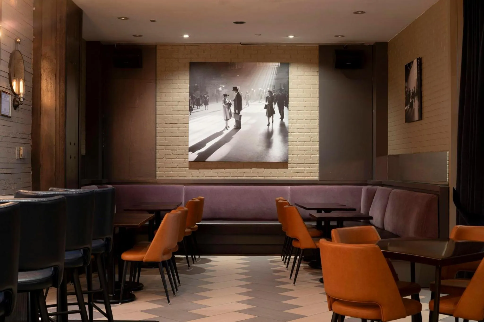 Restaurant/places to eat in Archer Hotel New York