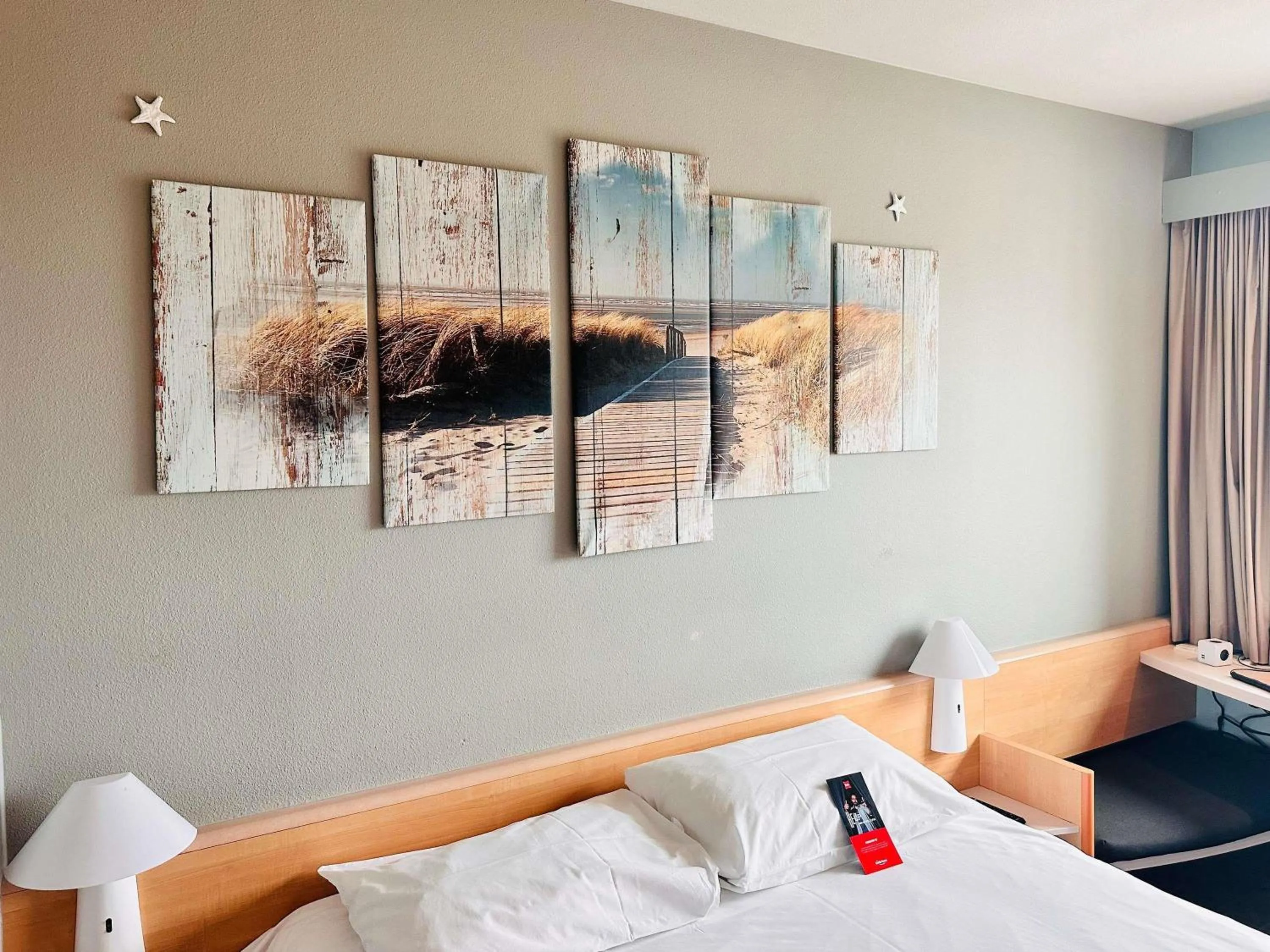 Bedroom, Bed in ibis Hotel Berlin Spandau