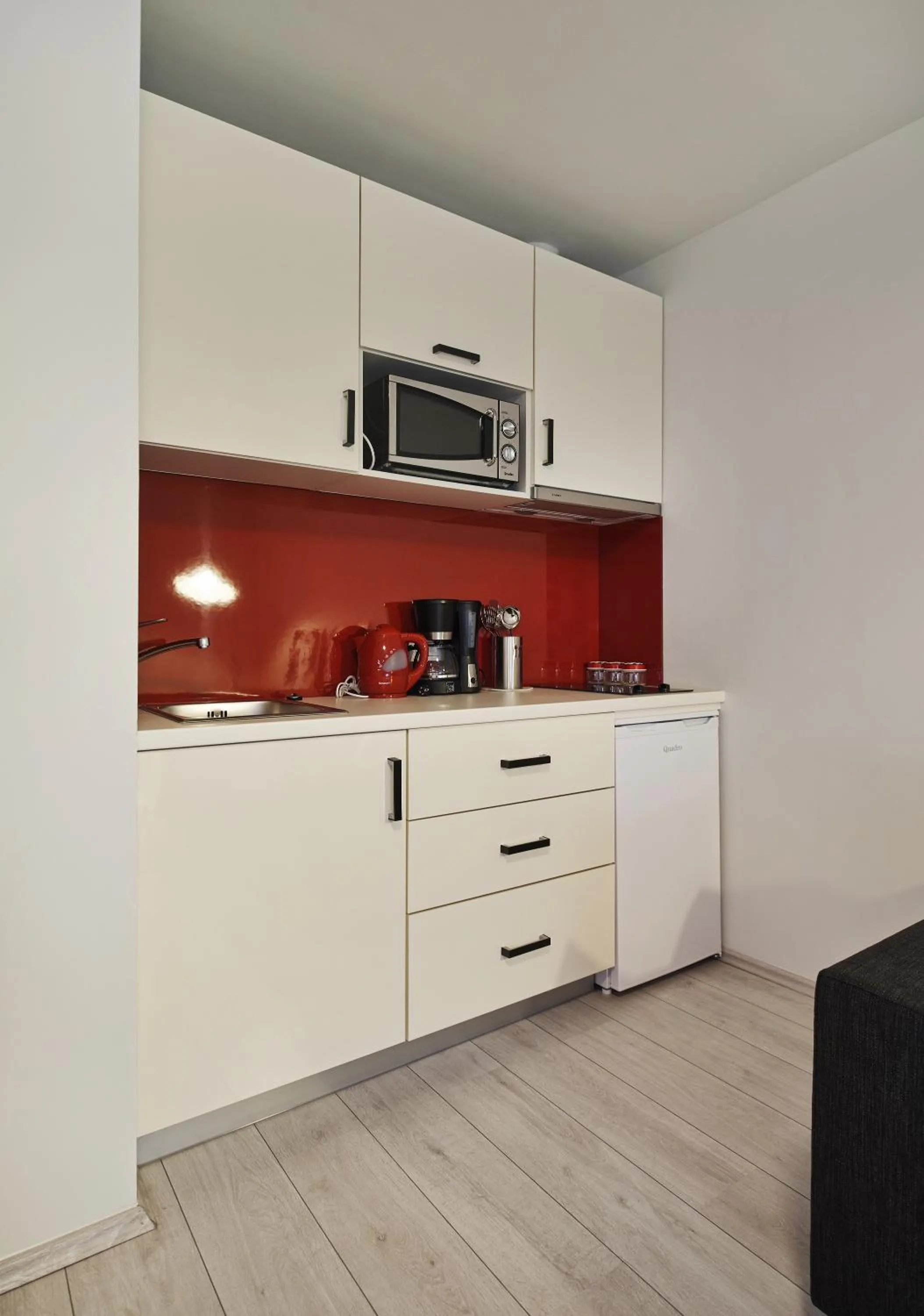 Coffee/tea facilities in Design Studios SVI-MI