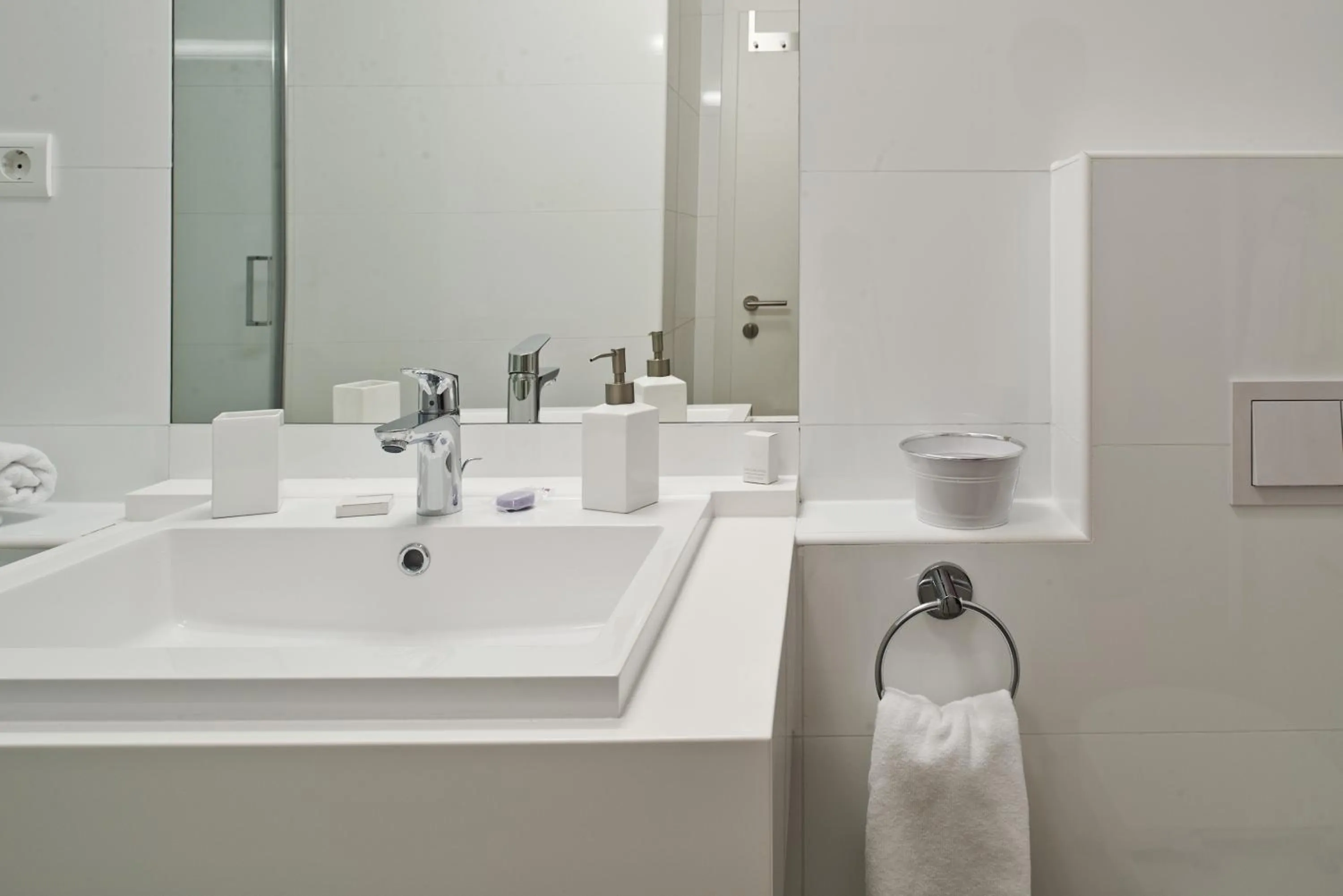 Shower in Design Studios SVI-MI