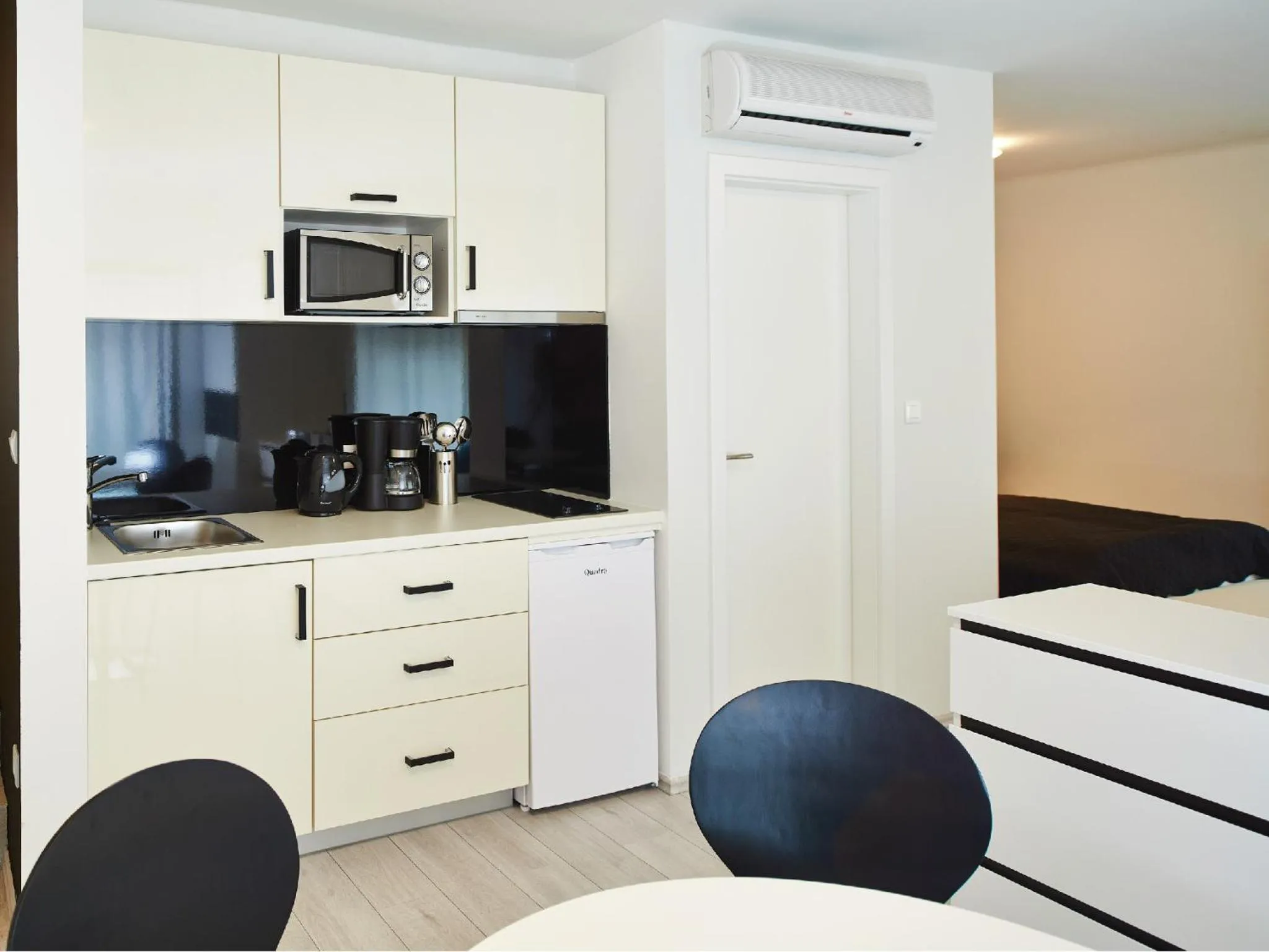 Coffee/tea facilities in Design Studios SVI-MI