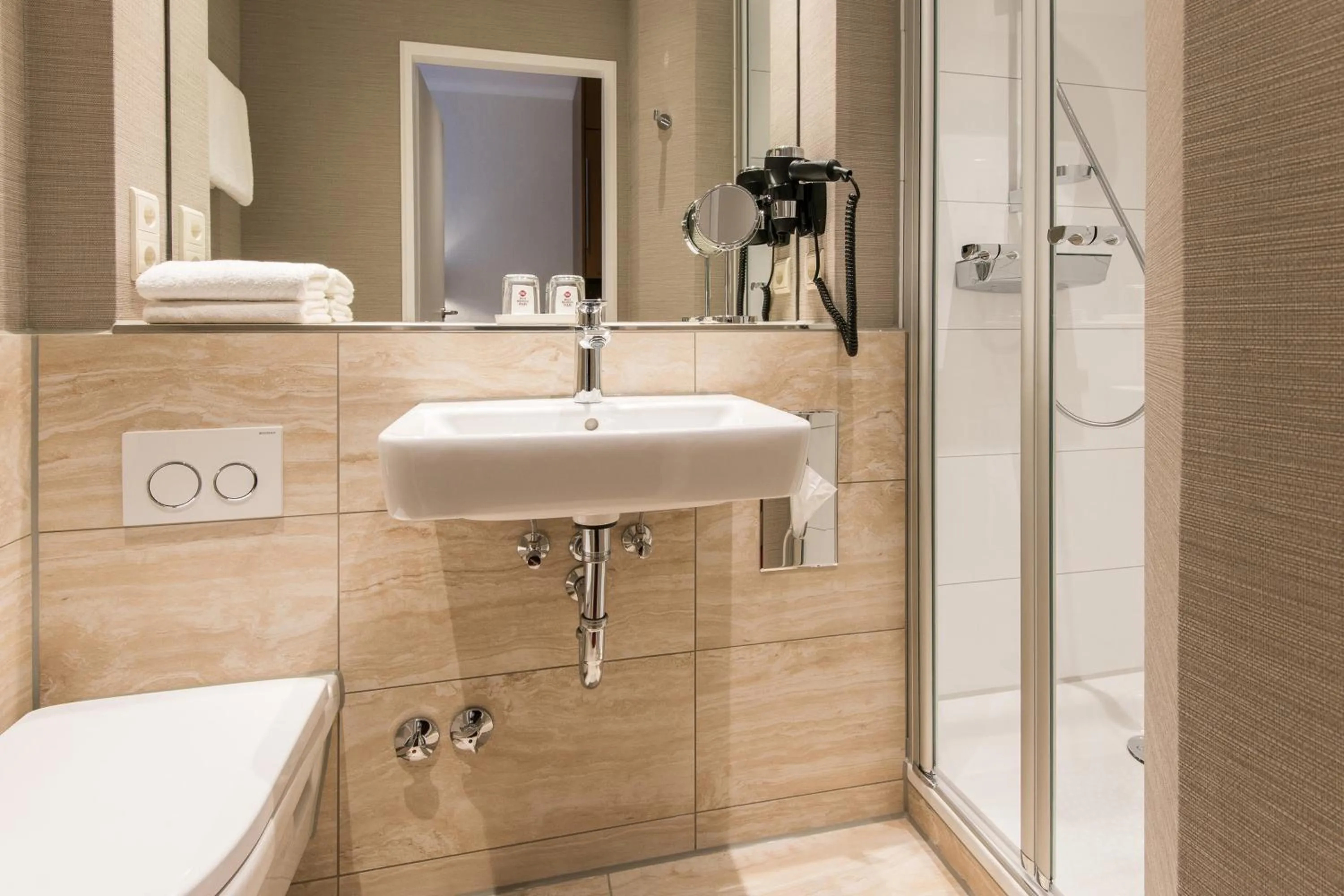 Photo of the whole room in Best Western Plus Hotel St. Raphael