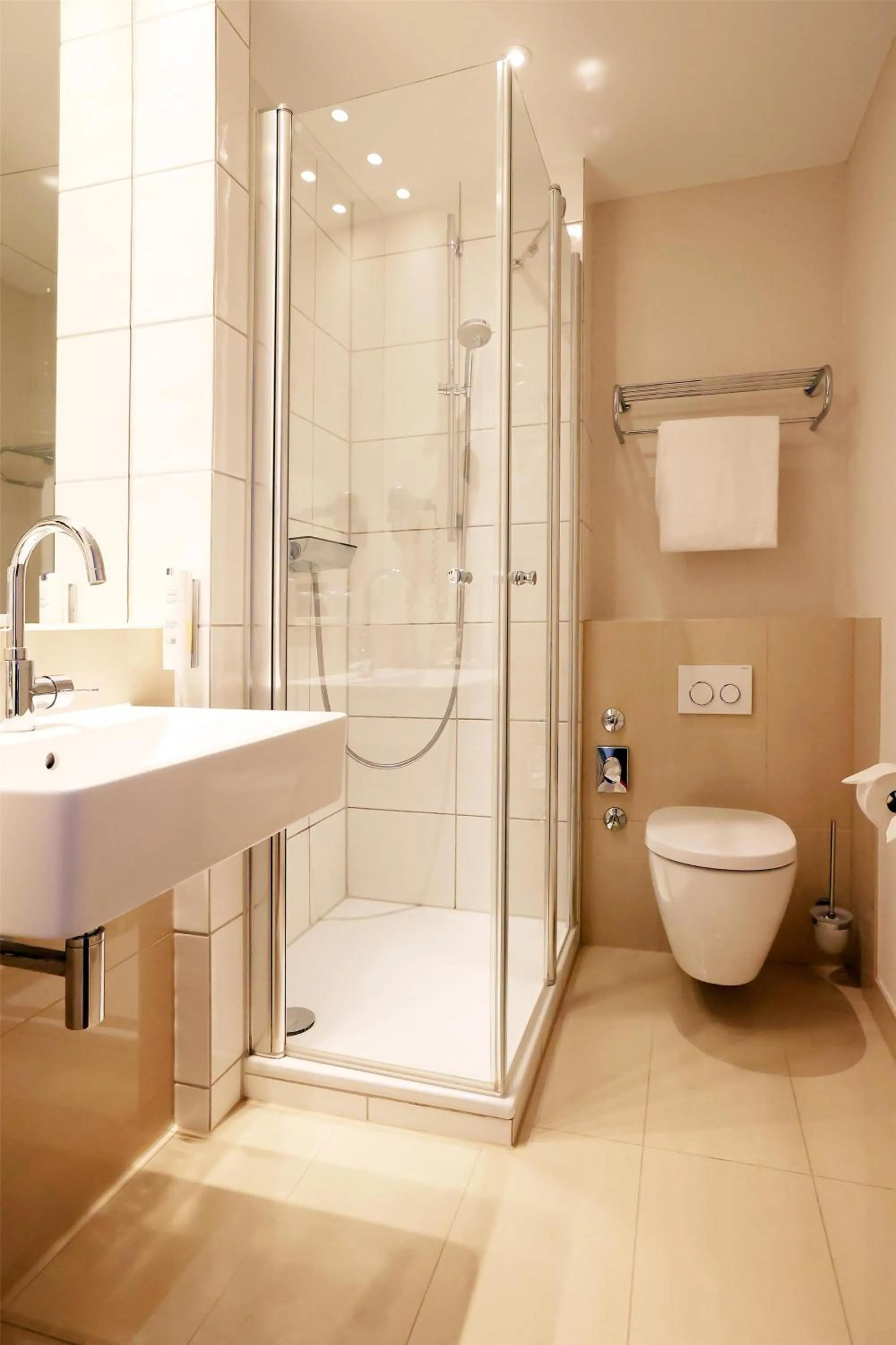 Bathroom in Best Western Plus Hotel St. Raphael