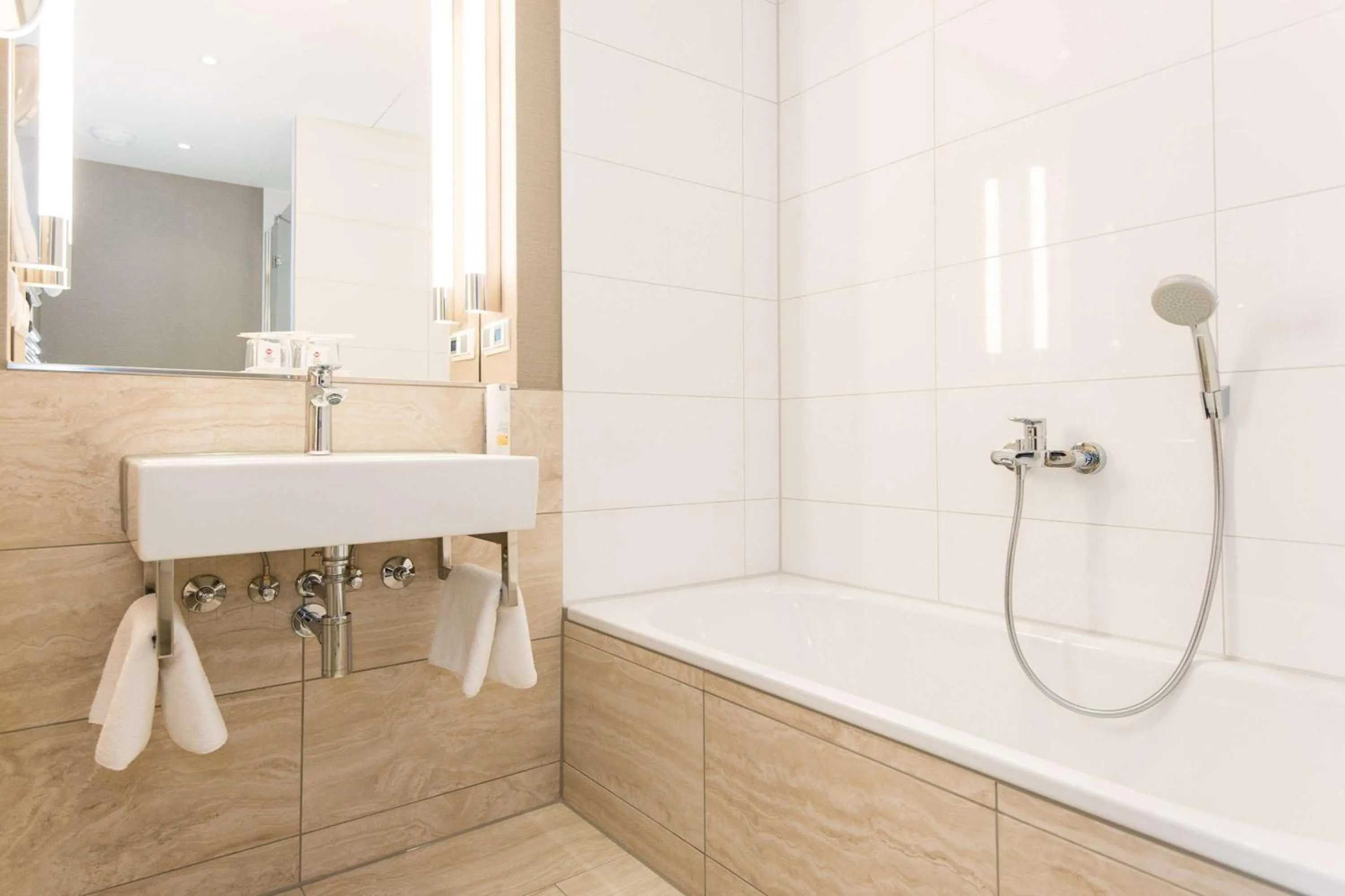 Bathroom in Best Western Plus Hotel St. Raphael