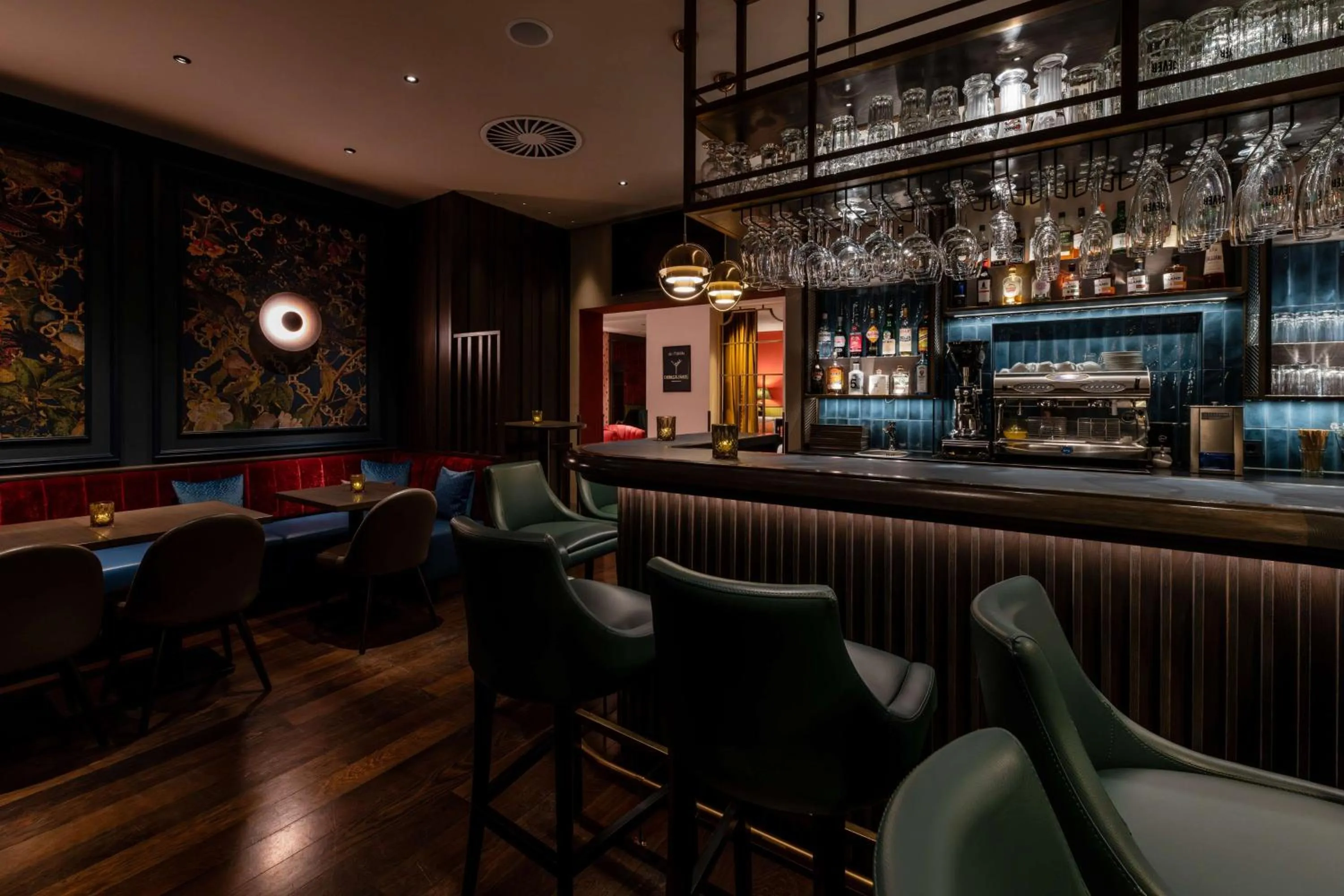 Lounge or bar in Best Western Plus Hotel St. Raphael