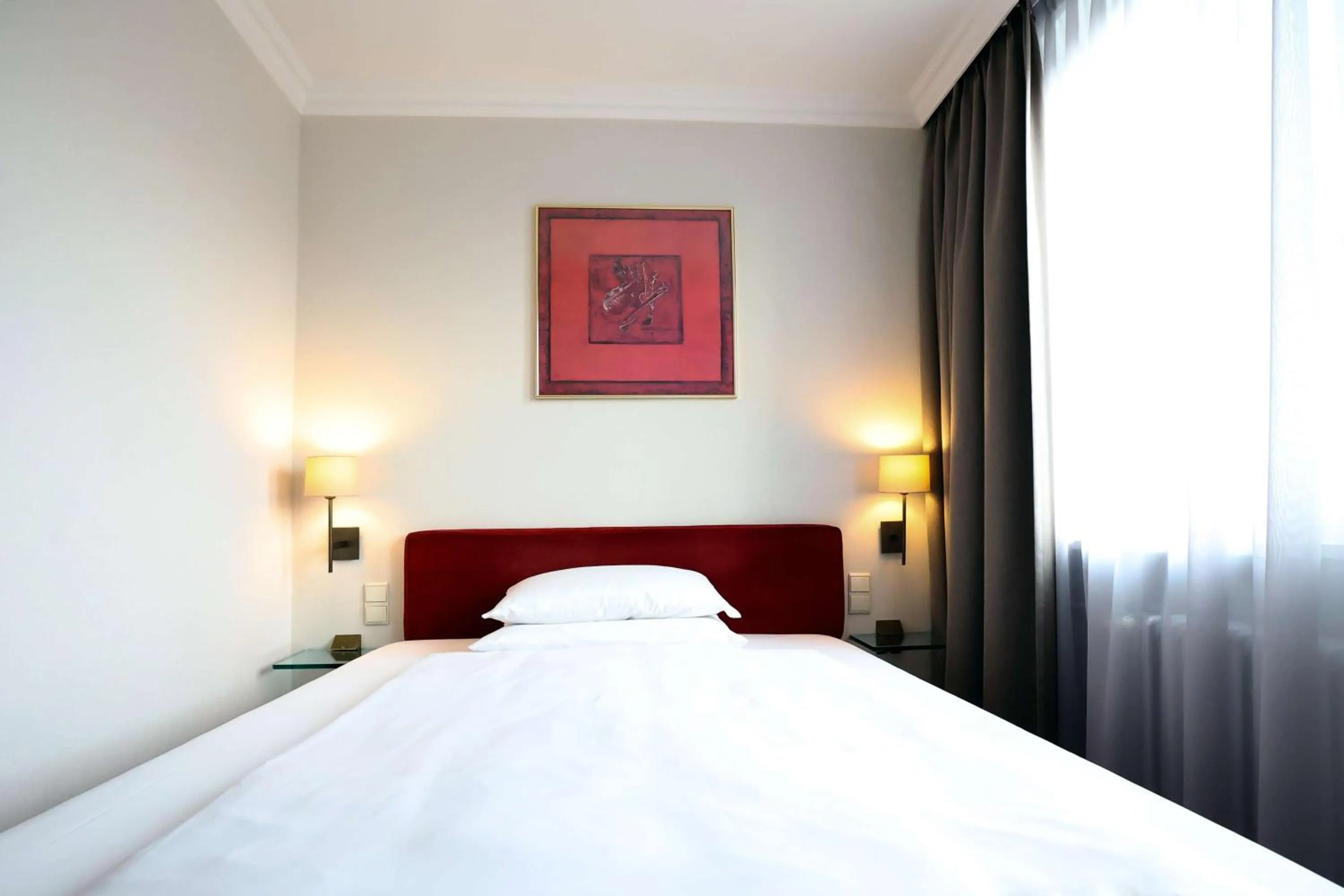 Bedroom, Bed in Best Western Plus Hotel St. Raphael