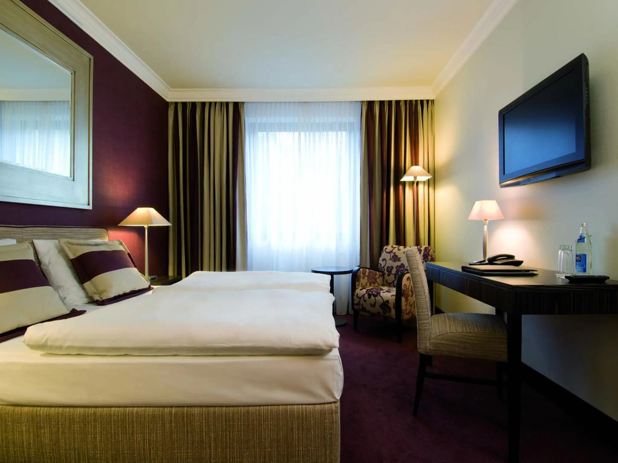 Photo of the whole room, Bed in Best Western Hotel Hamburg International