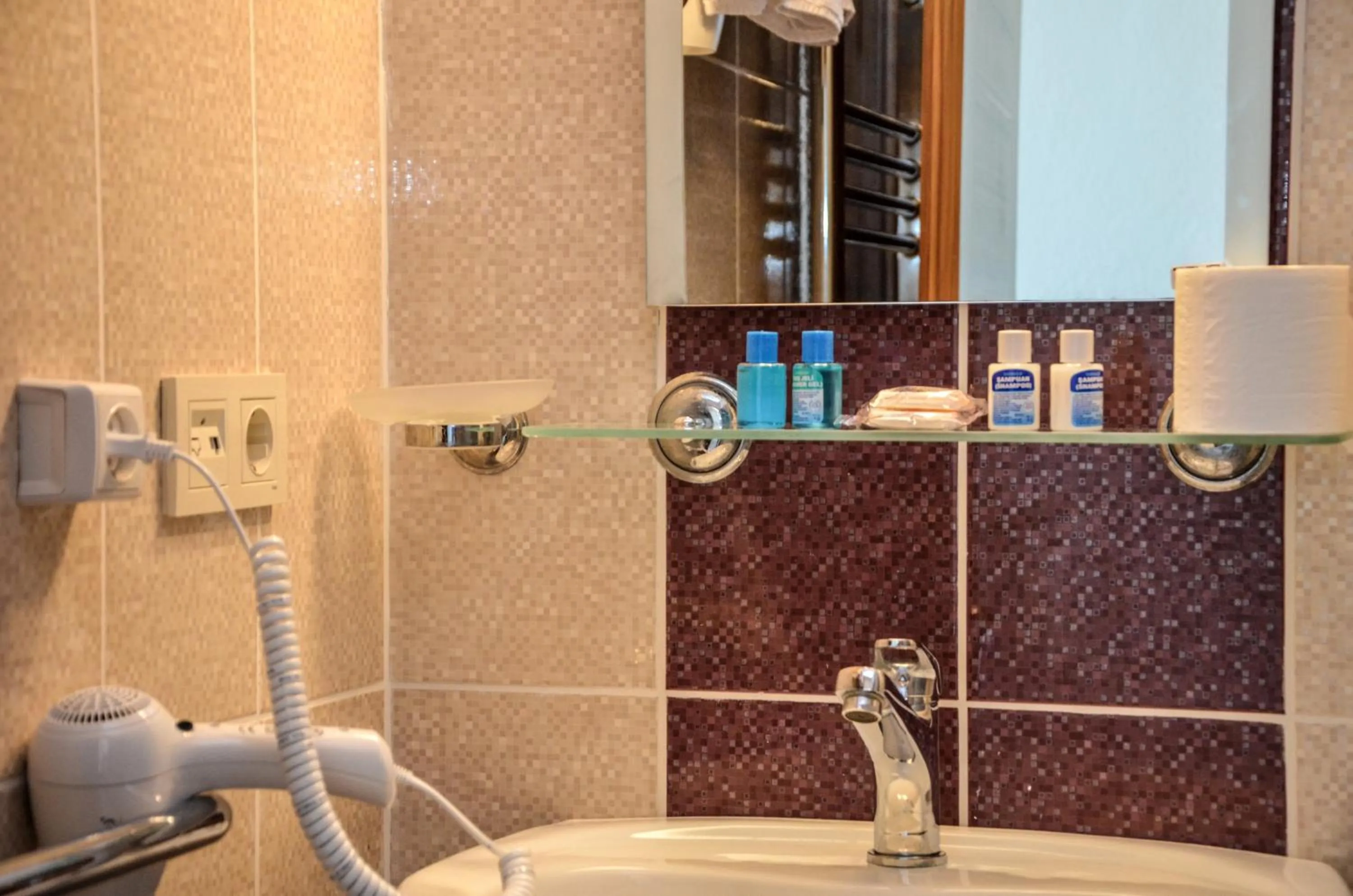 Toilet in Dikelya Hotel