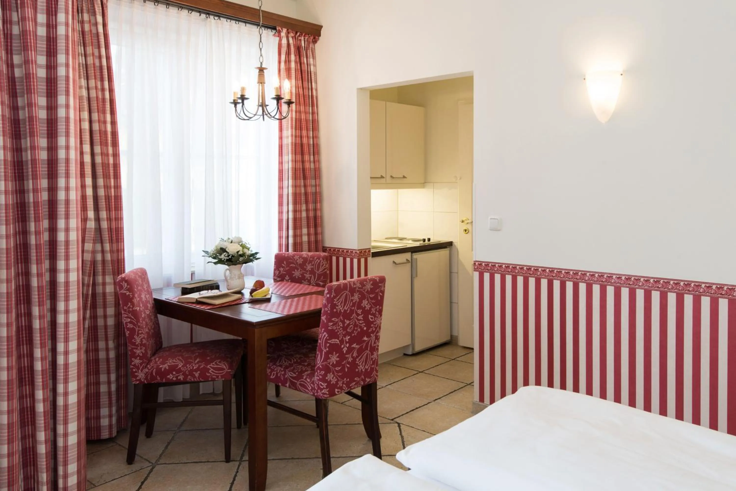 Kitchen or kitchenette, Bed in Seehotel Frankenhorst - BW Signature Collection