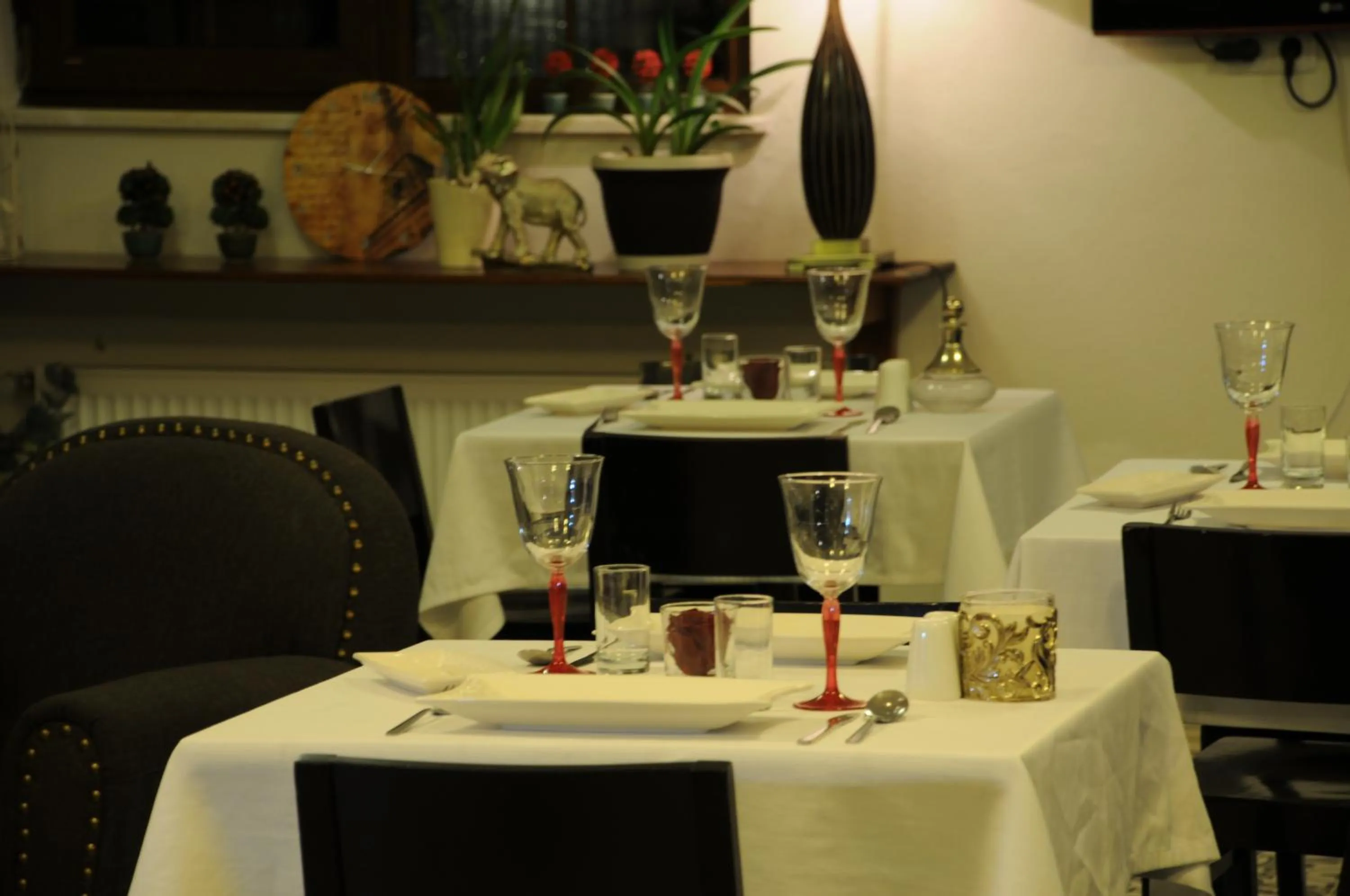 Restaurant/places to eat in Agva Piazza Hotel