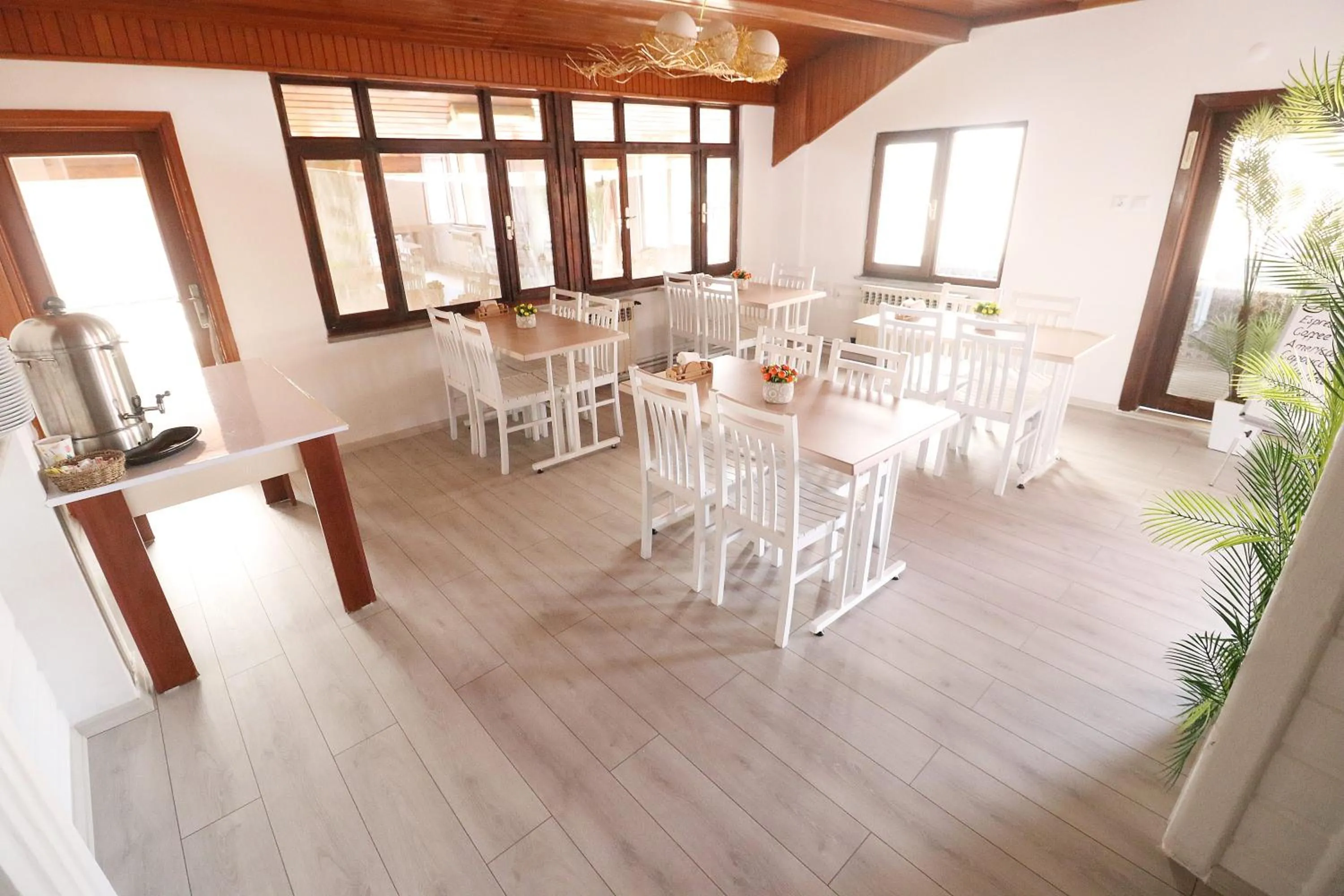 Restaurant/places to eat in Hotel Ipekyolu