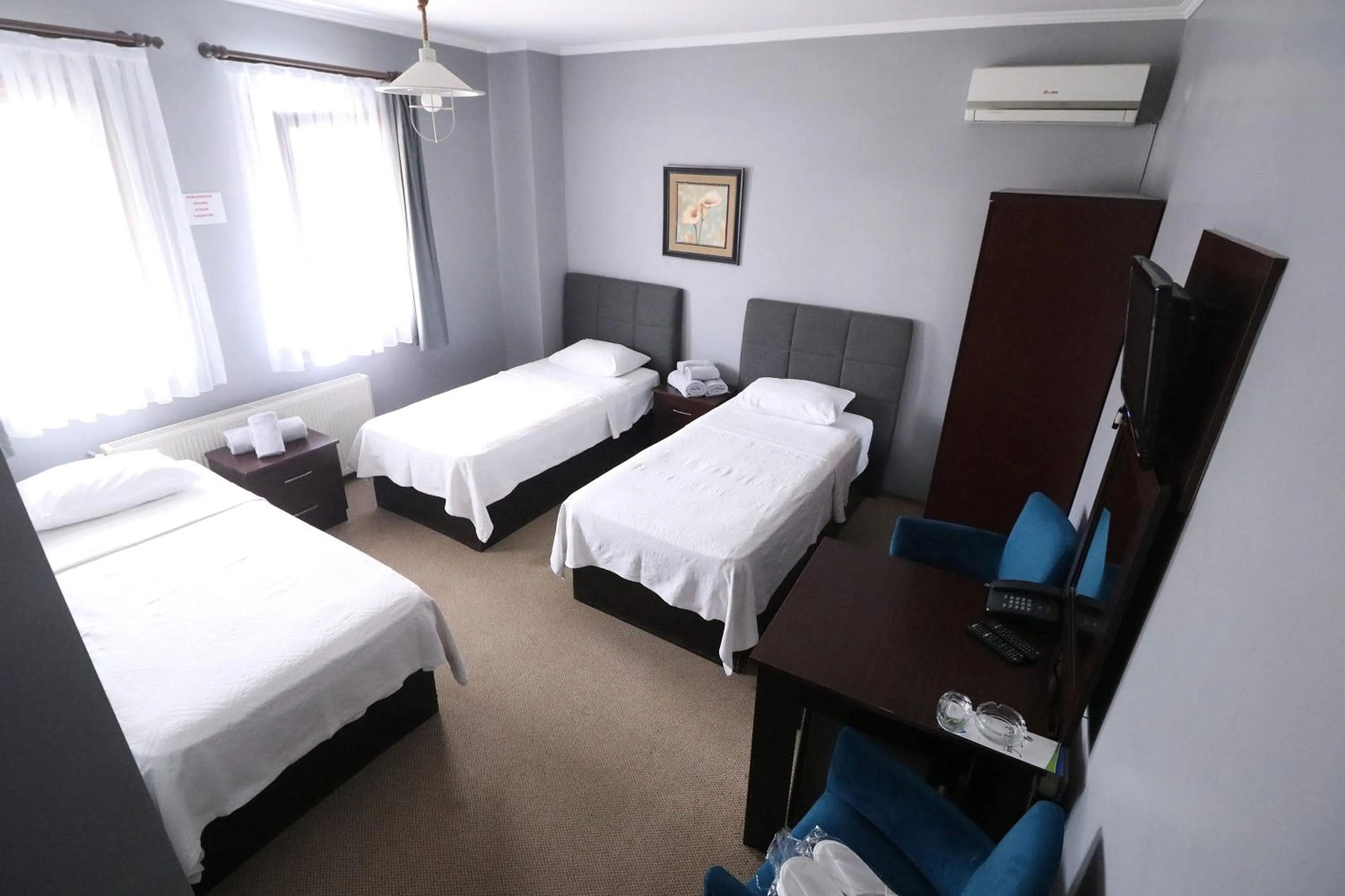 Photo of the whole room, Bed in Hotel Ipekyolu