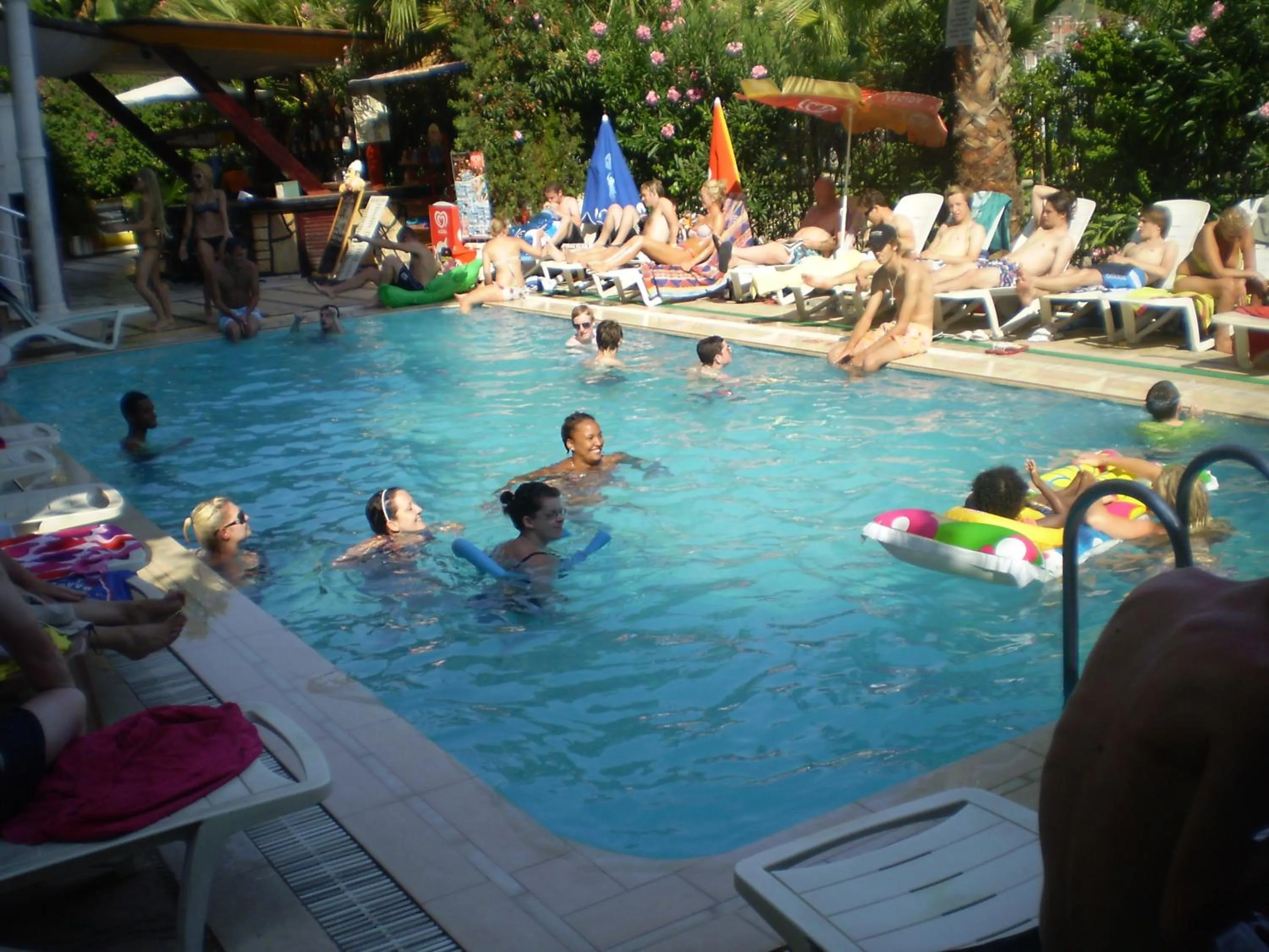 Swimming pool in Blue Yacht Marina Apart Hotel