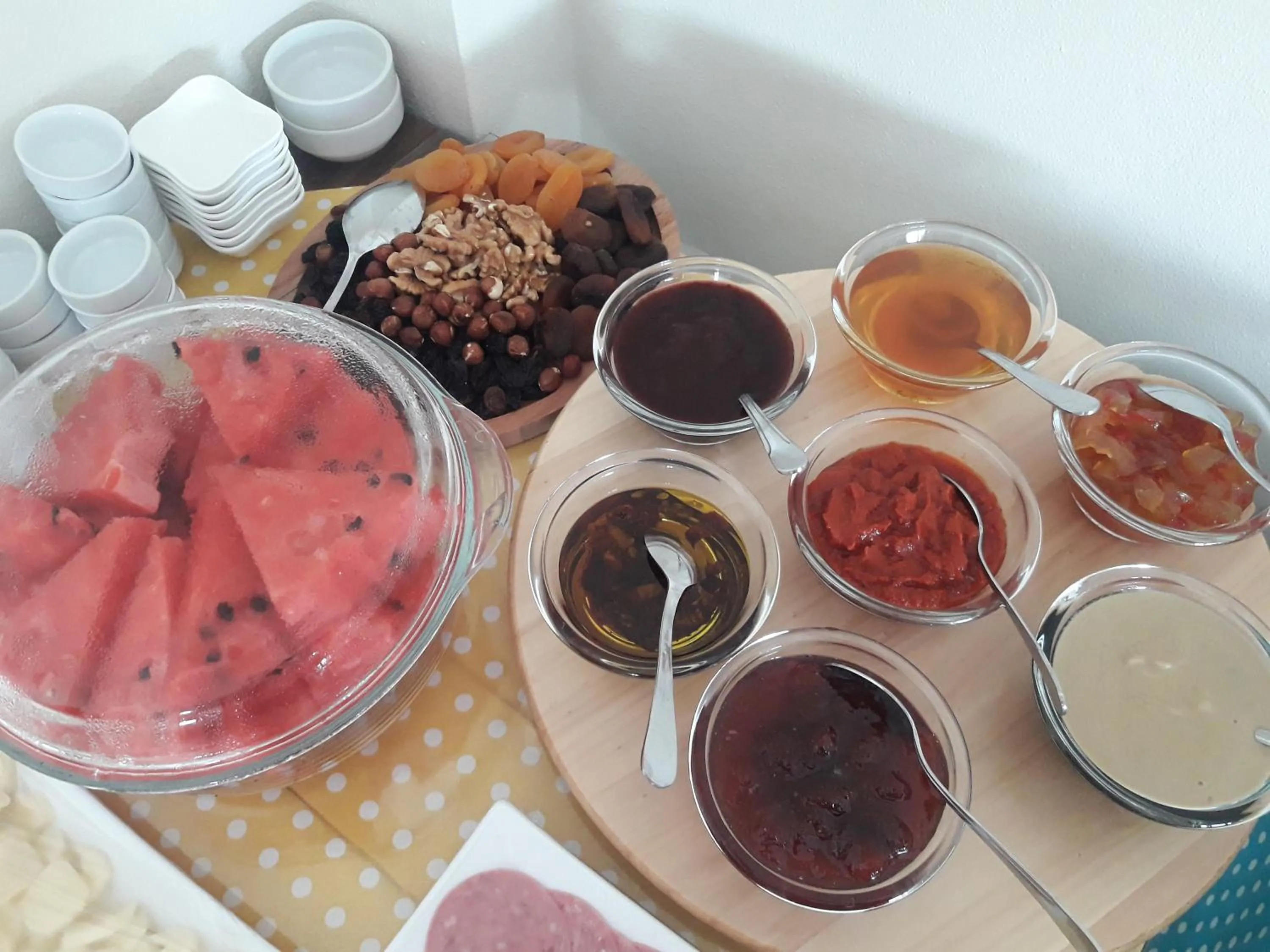 Restaurant/places to eat in Sapphire Hotel