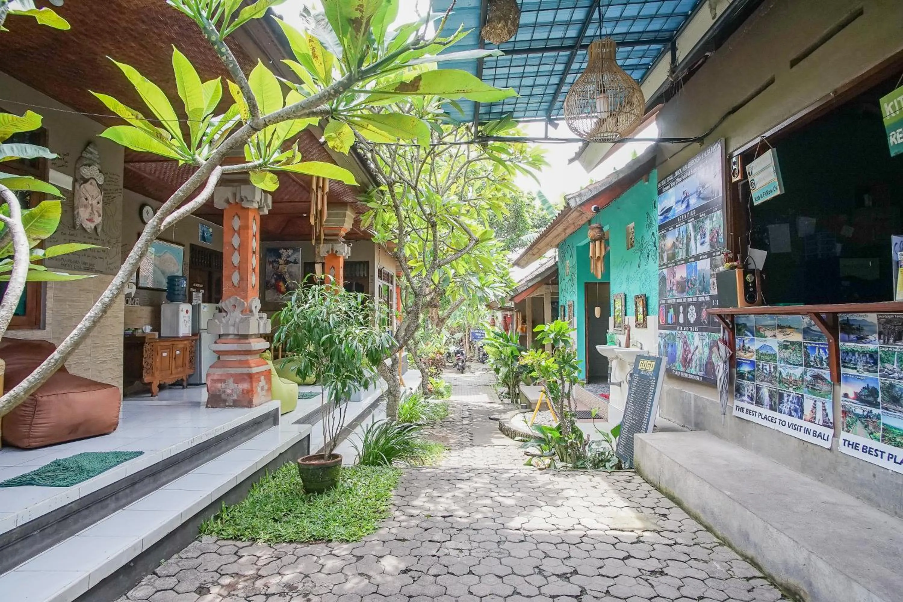 Facade/entrance in Padi-Padi Hostel & Bar