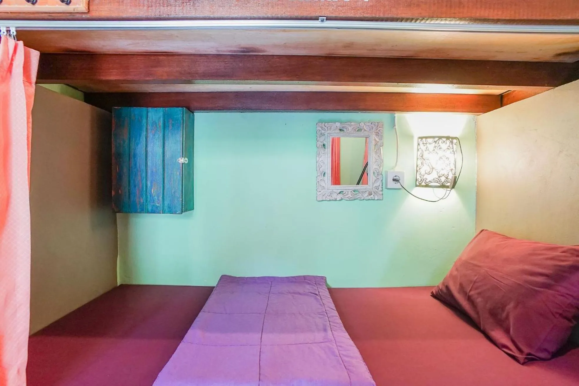 Bed in Padi-Padi Hostel & Bar