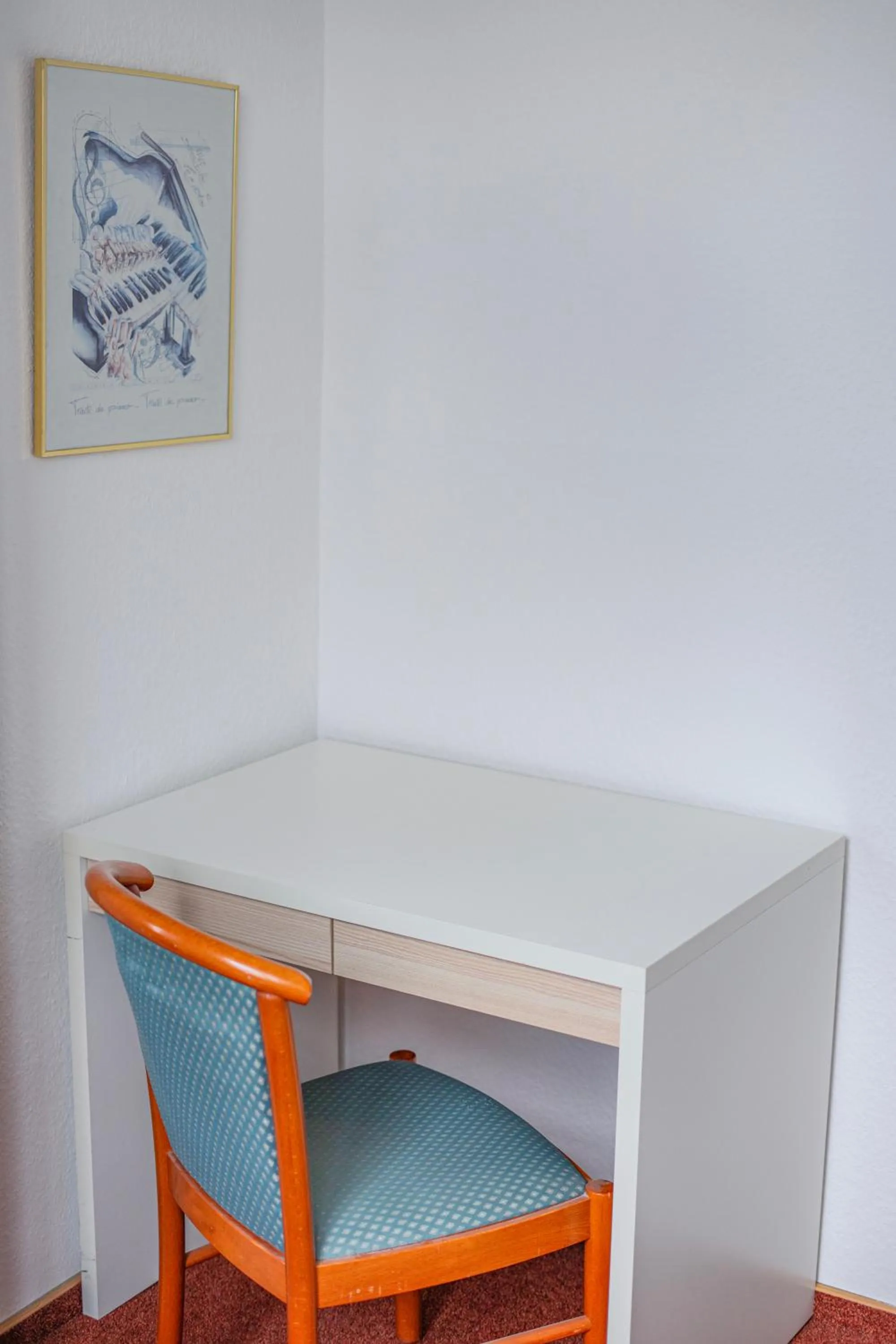 hair dresser in Self-Check-In Hotel Constantin