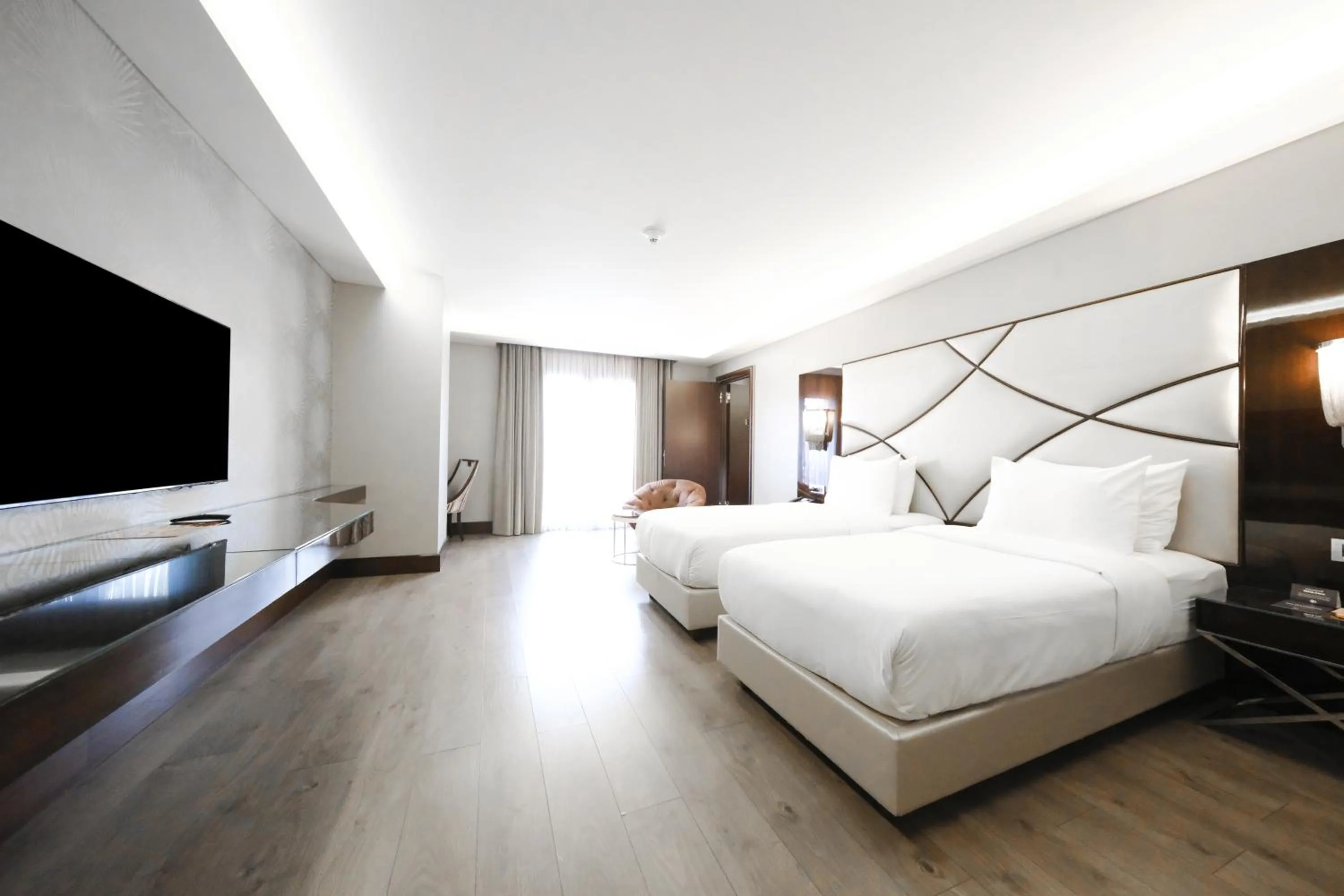 Bed in DoubleTree by Hilton Istanbul Gayrettepe