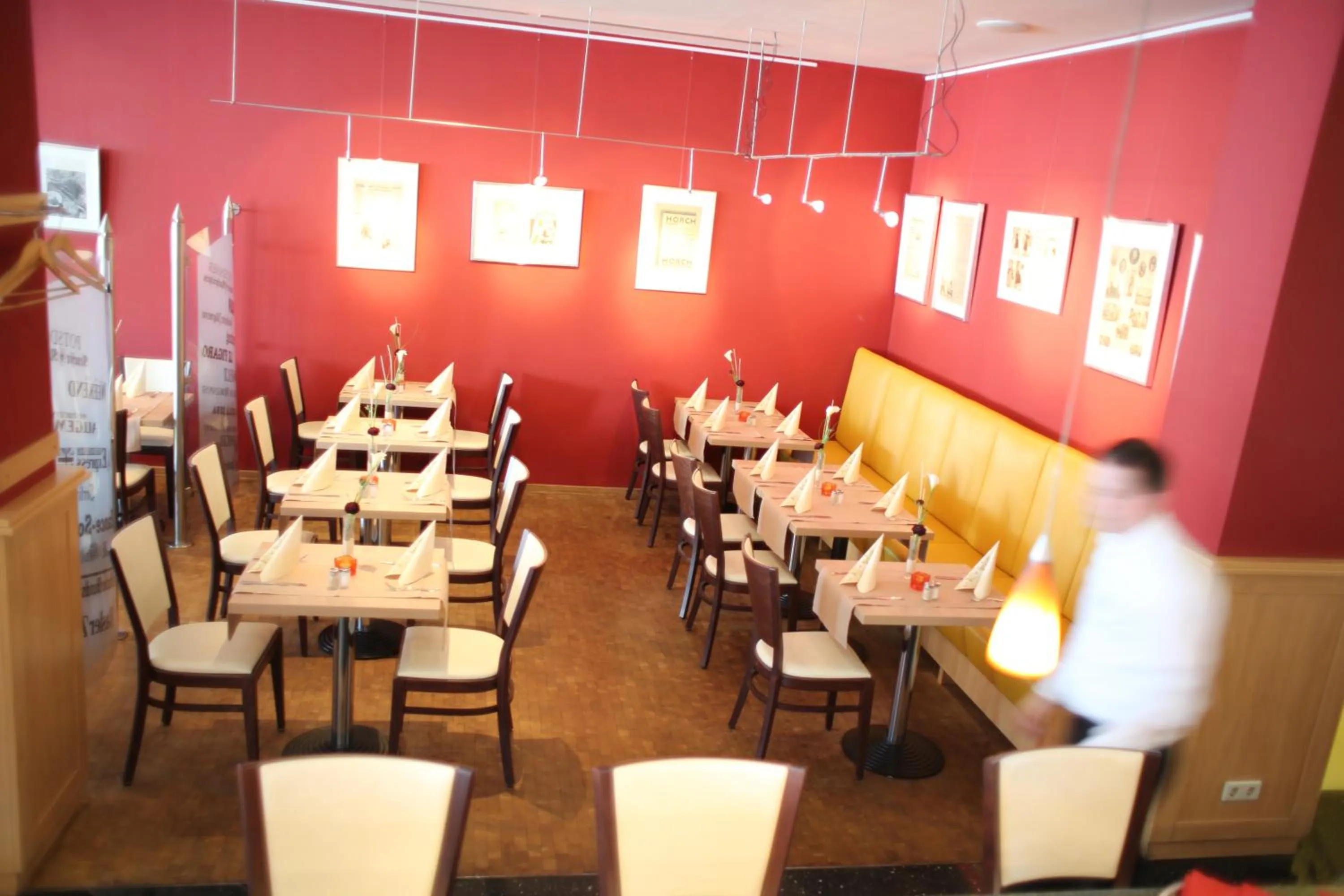 Restaurant/places to eat in Hotel Ascot Bristol