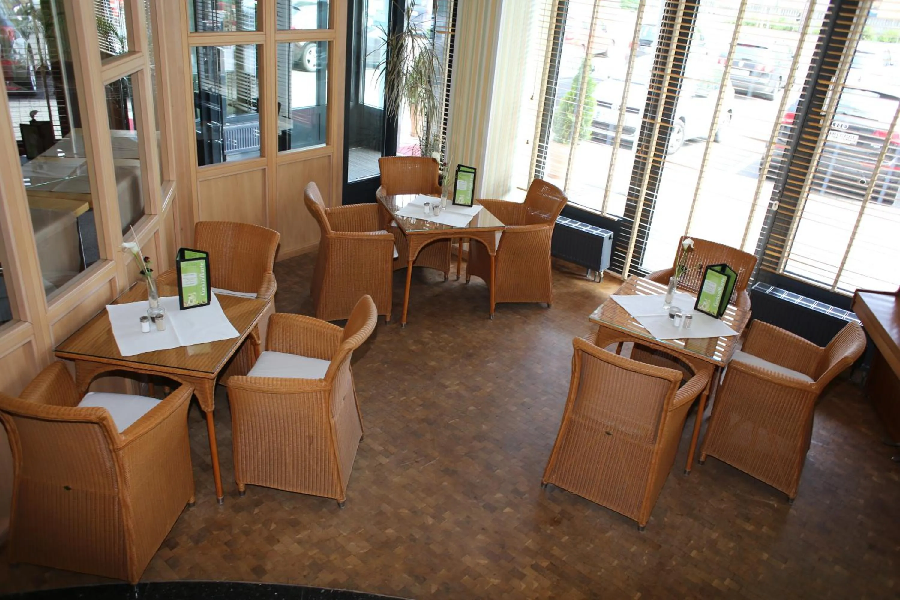 Restaurant/places to eat in Hotel Ascot Bristol