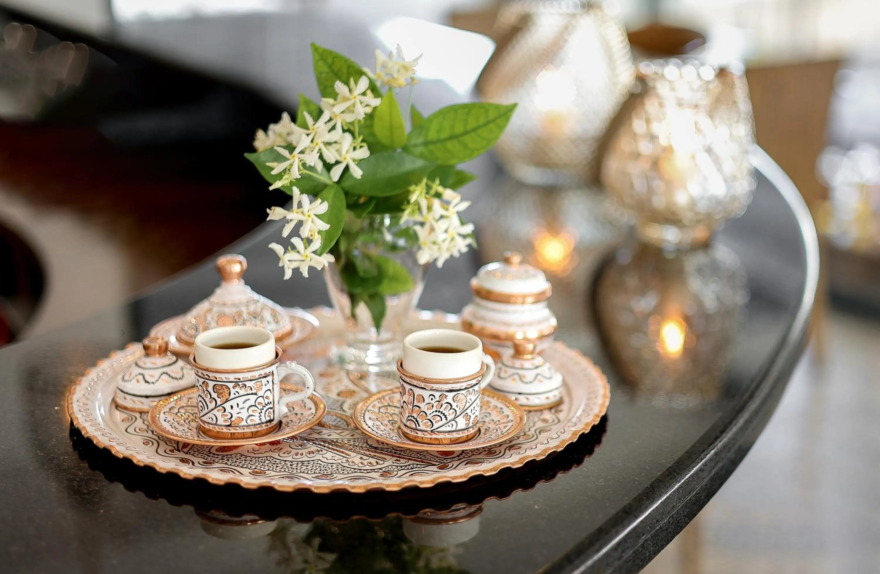 Restaurant/places to eat in Asli Hotel