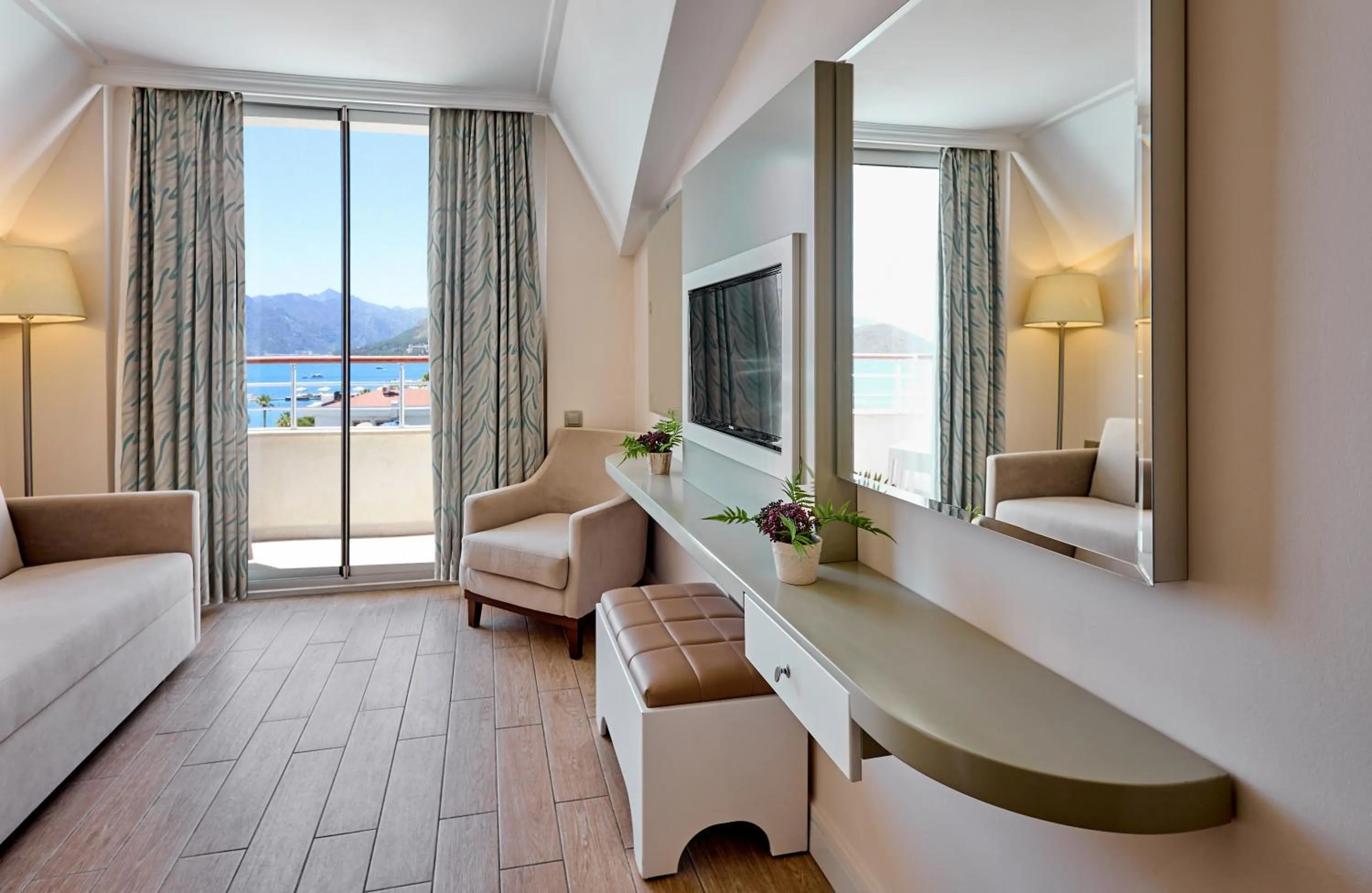 Living room in Asli Hotel