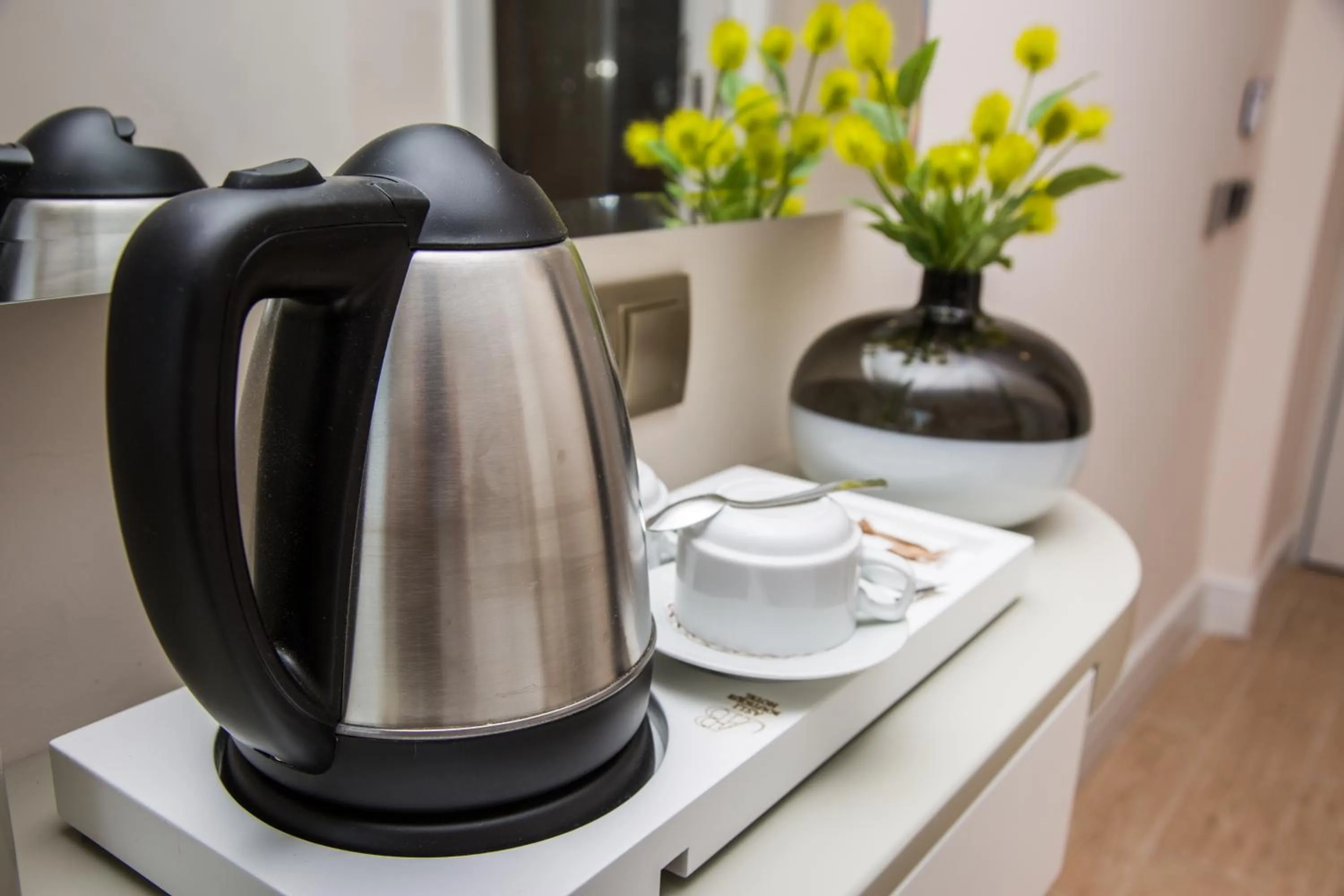 Coffee/tea facilities in Asli Hotel