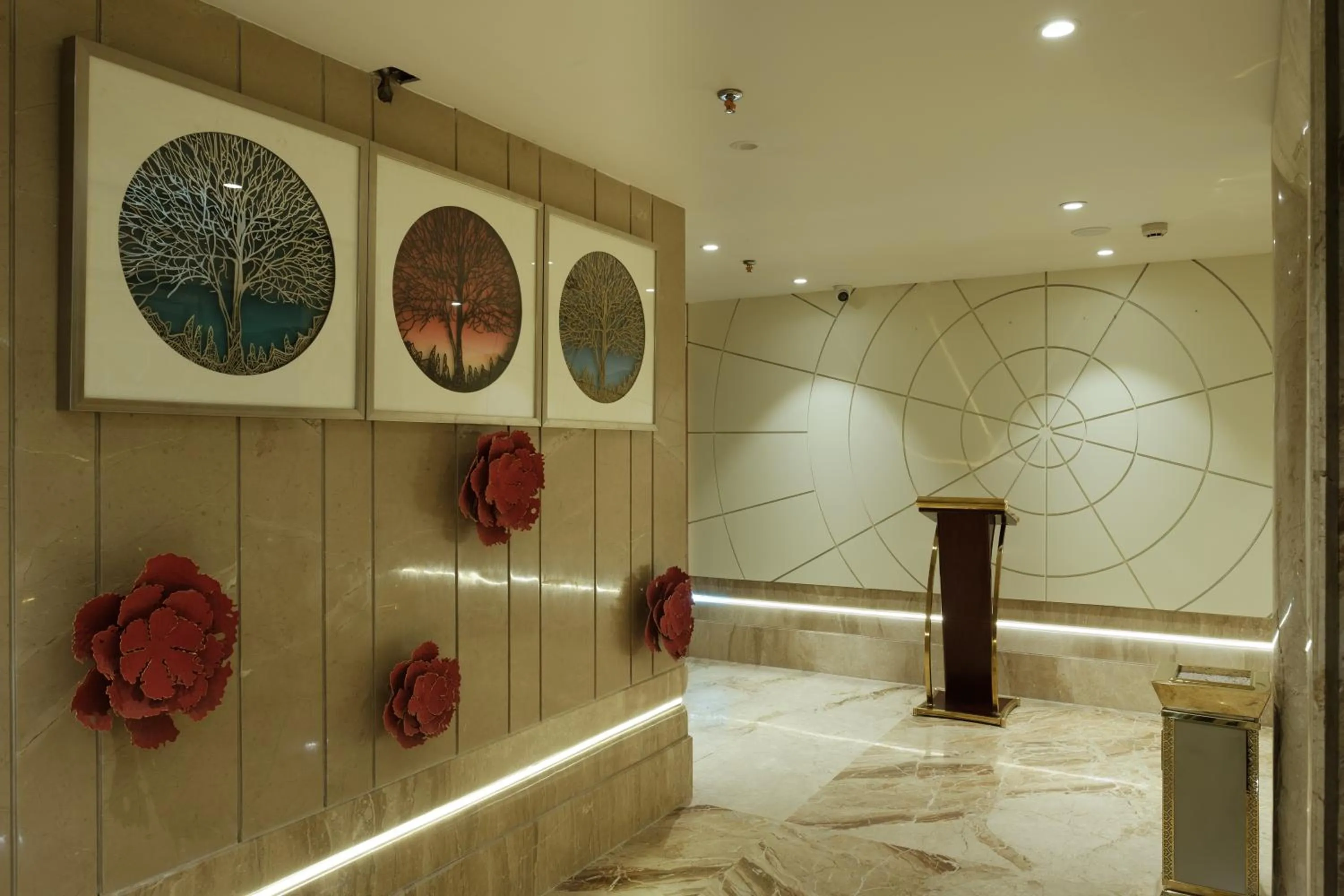 Restaurant/places to eat in Hotel Clarks Premier ,Kota