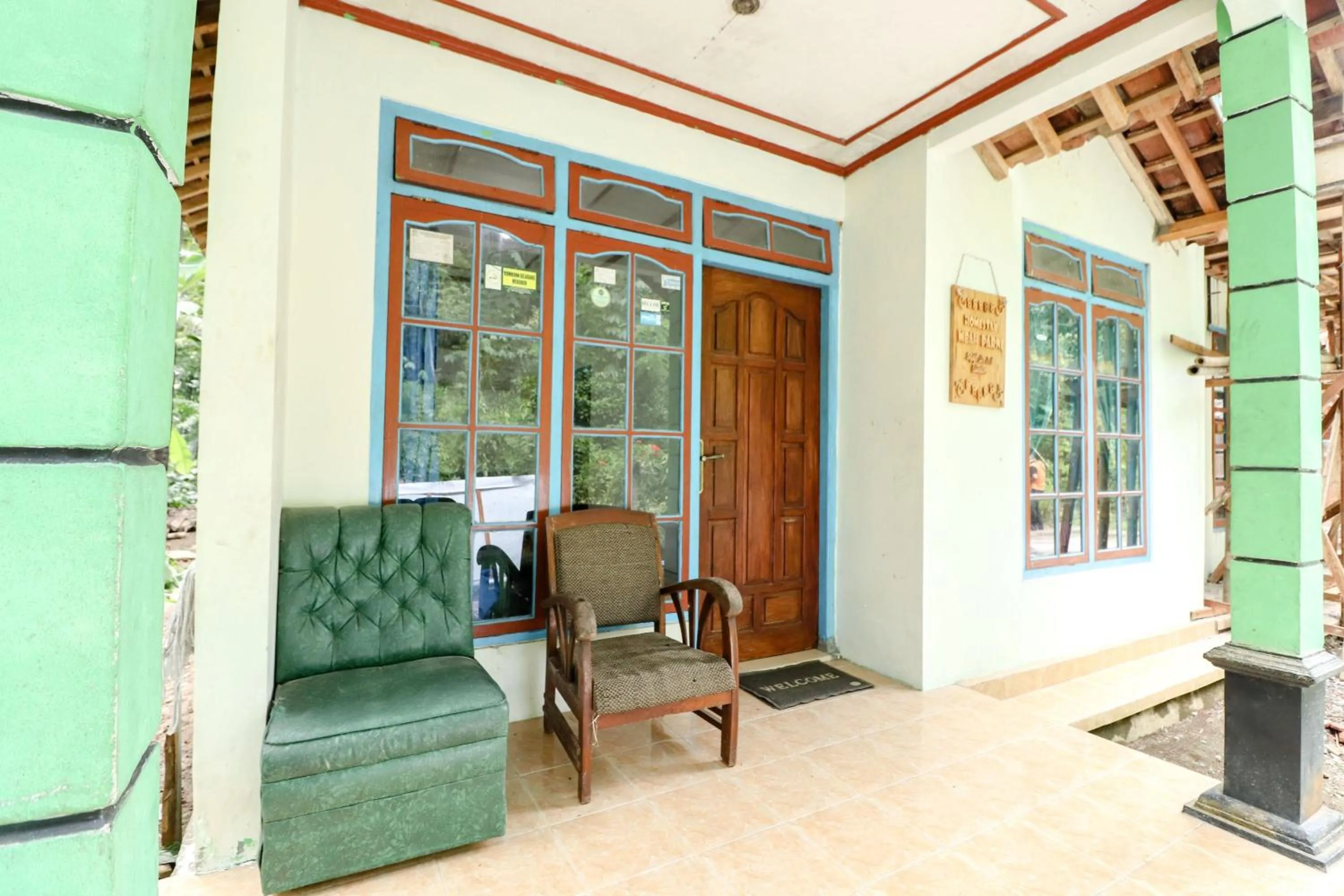Facade/entrance in Homestay Mbah Parni