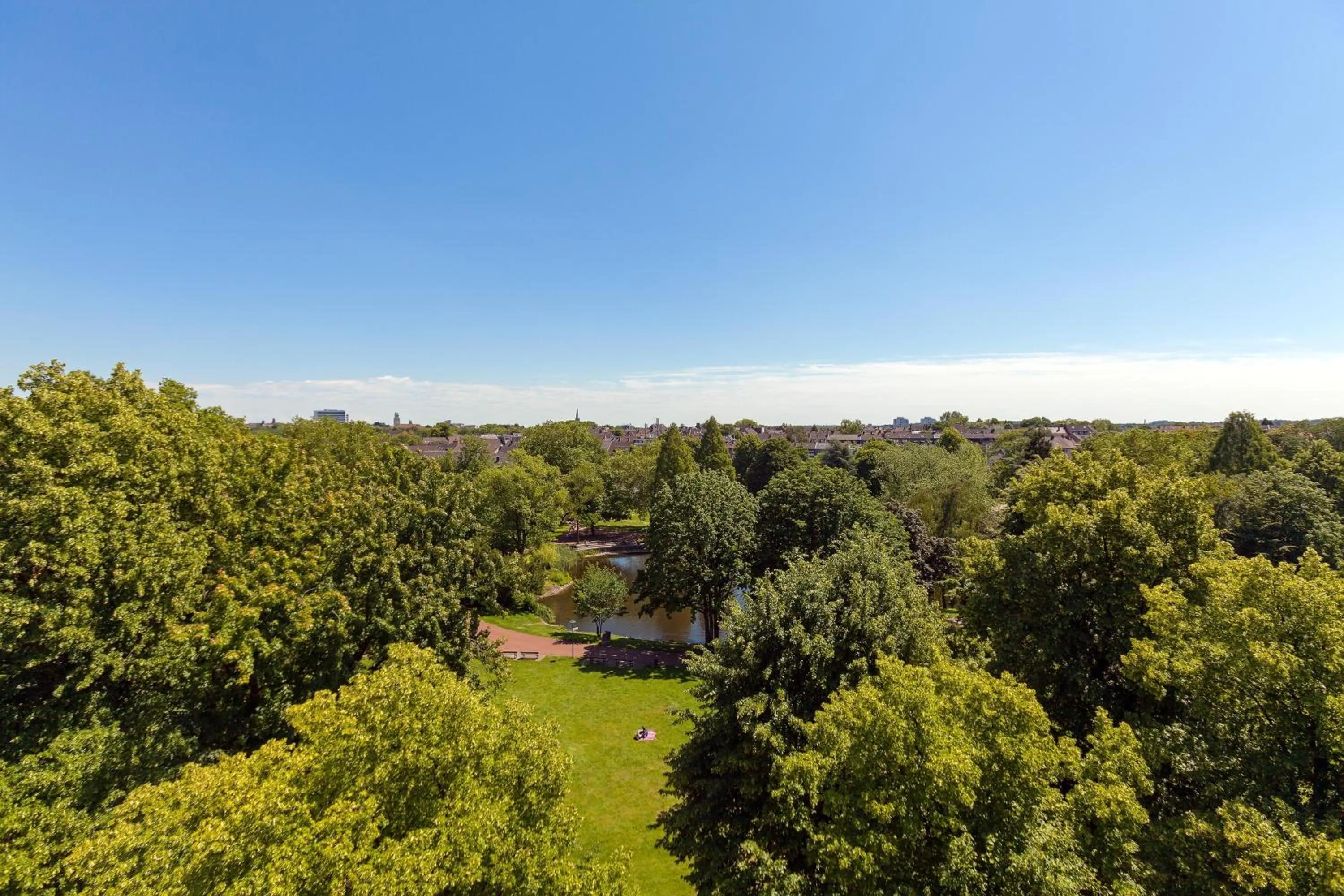 Photo of the whole room in Sheraton Essen Hotel