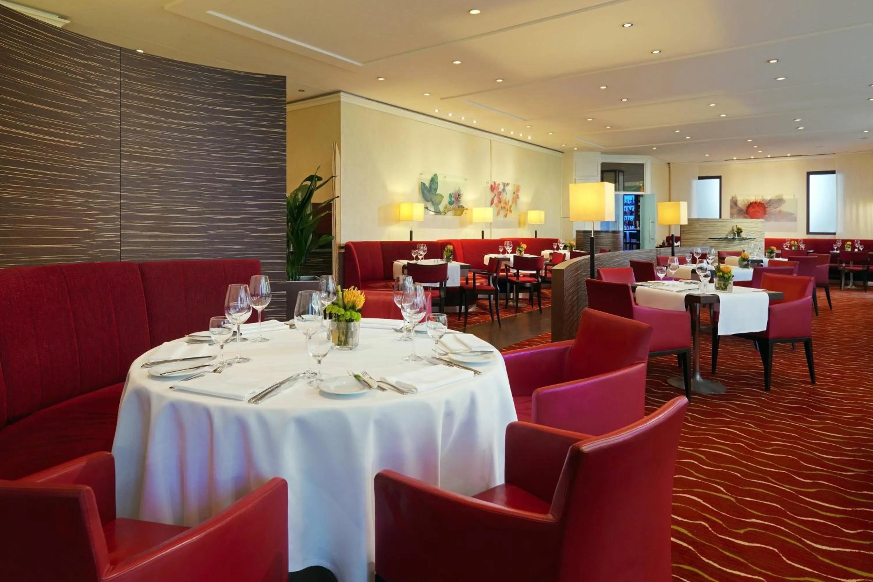 Restaurant/places to eat in Sheraton Essen Hotel